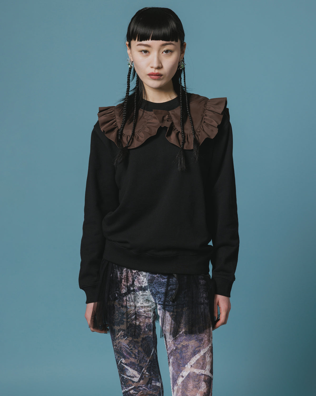 FRILL COLLAR PO SWEAT (BLACK)