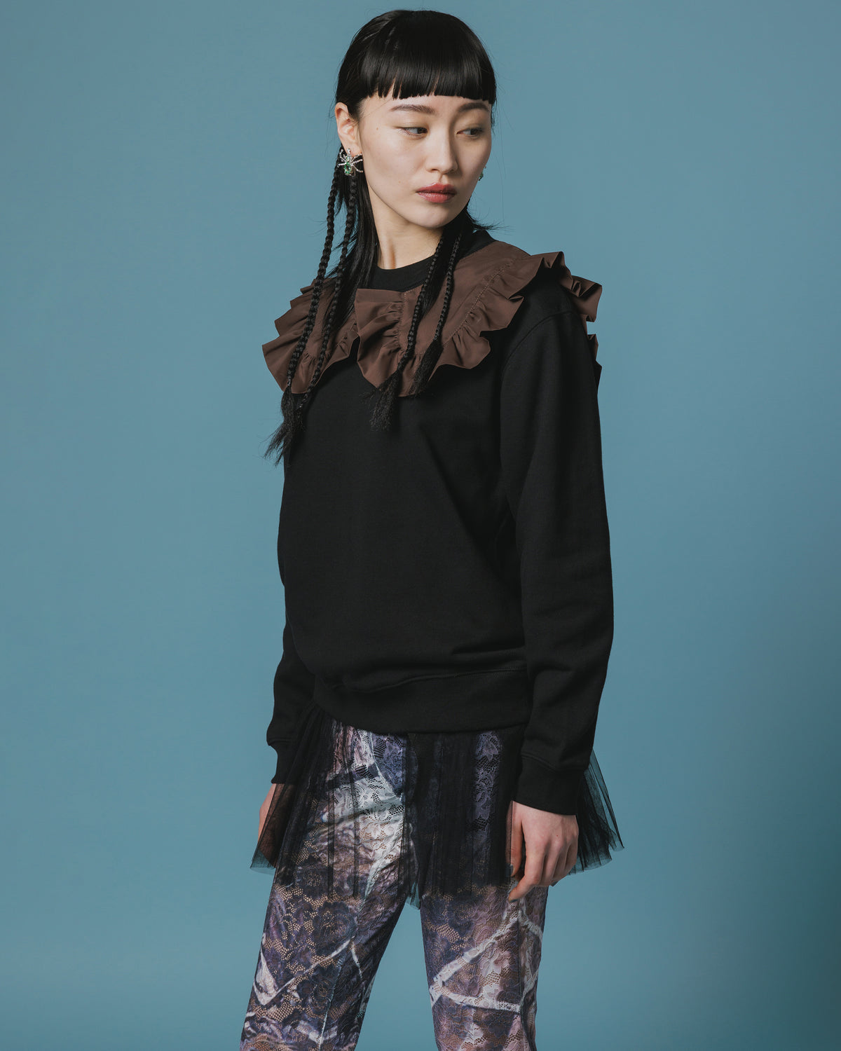 FRILL COLLAR PO SWEAT (BLACK)