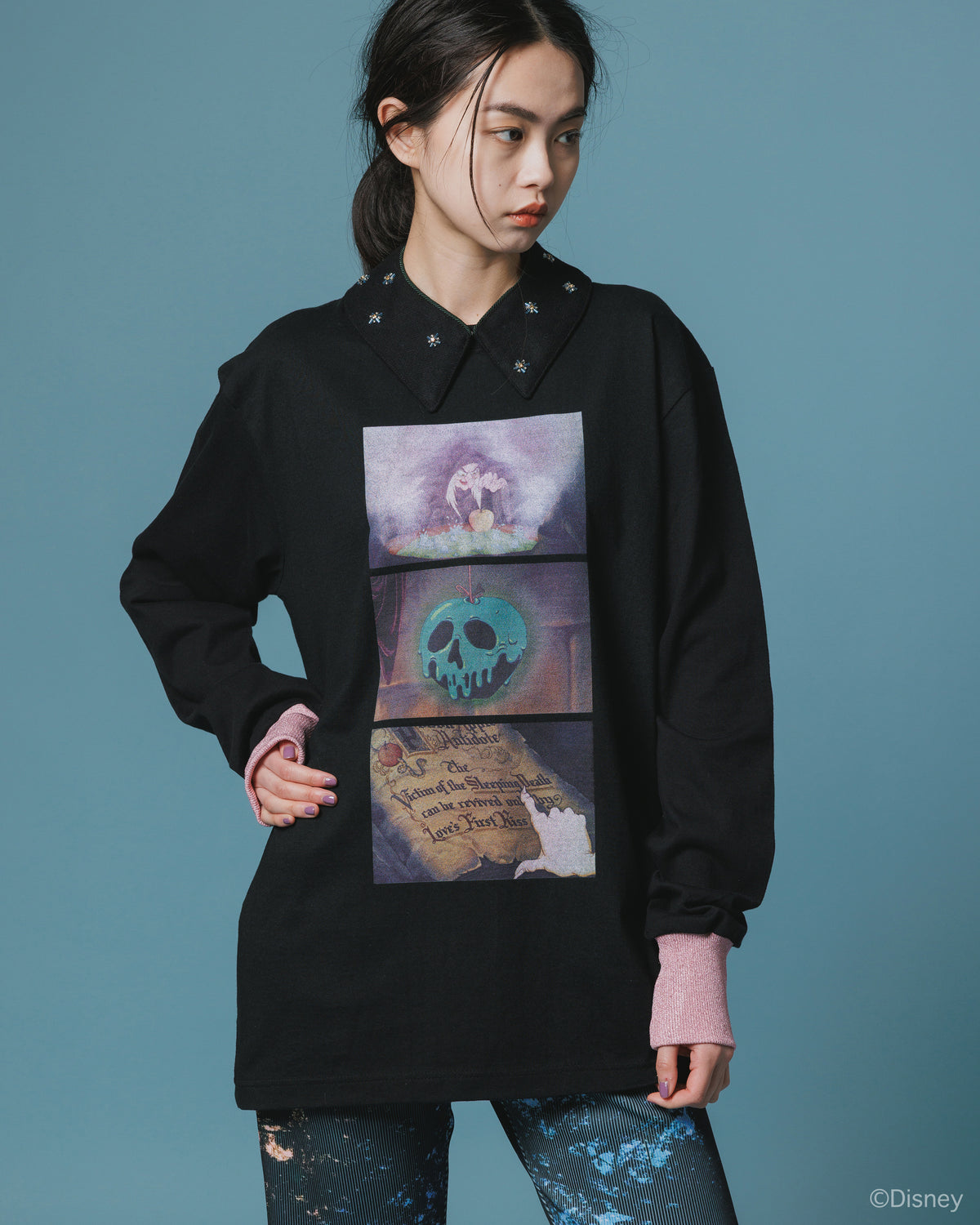 【Disney collection】PRINT L/S T-SHIRT / POISON APPLE (BLACK)