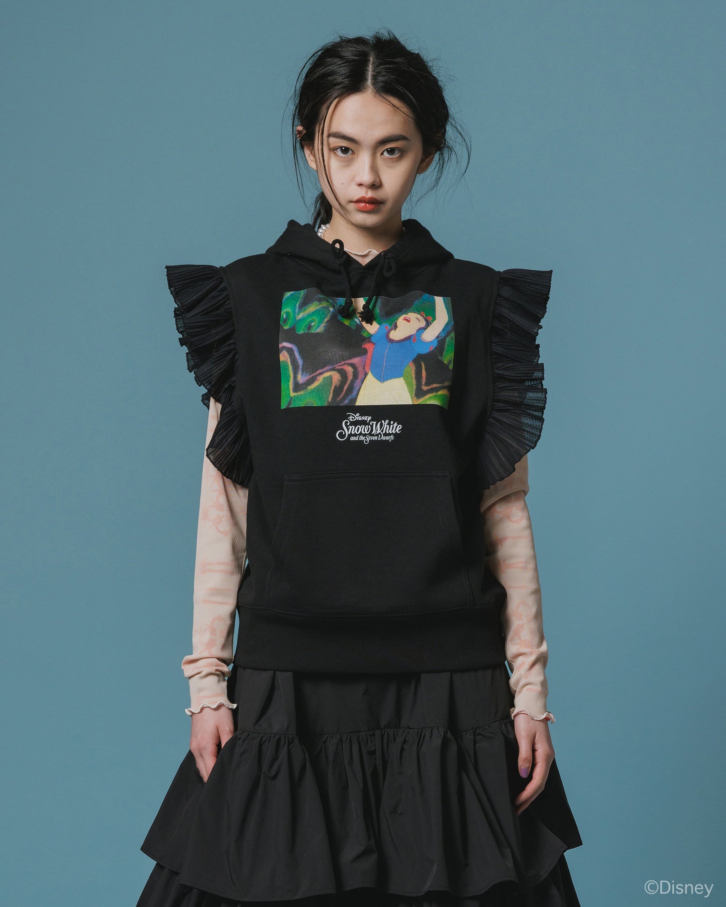 【Disney collection】FRILL SLEEVE HOODIE (BLACK)