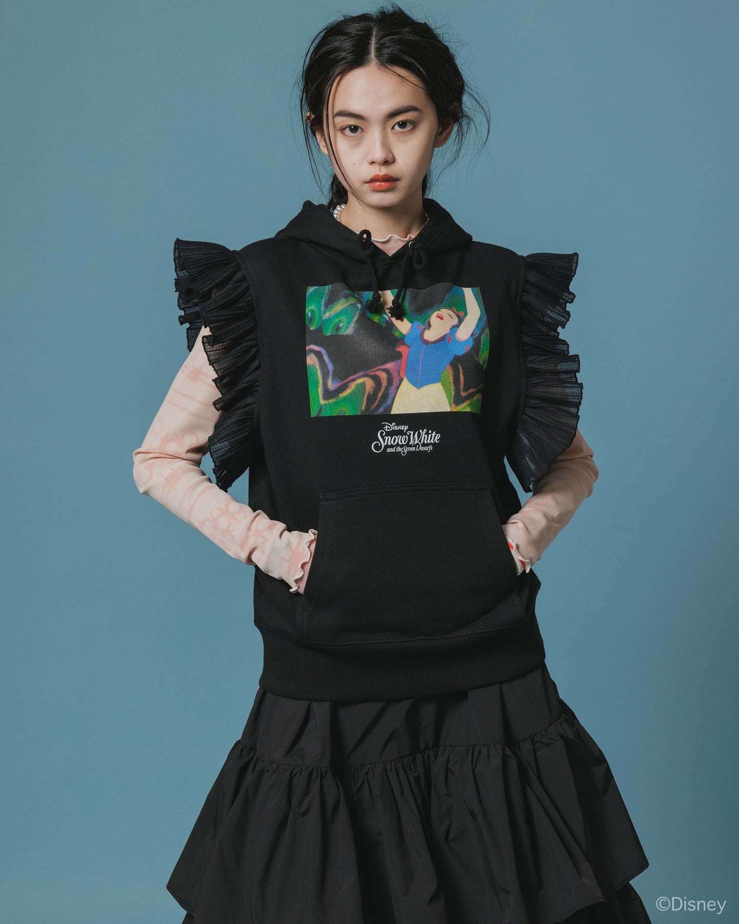 【Disney collection】FRILL SLEEVE HOODIE (BLACK)