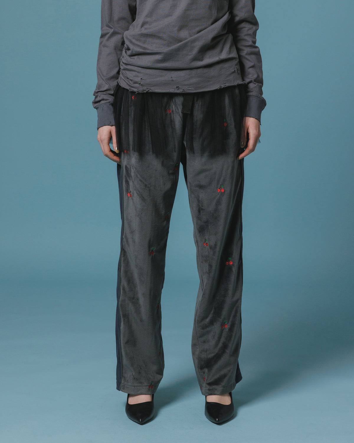 EMBROIDERY VELOUR TRACK PANTS (GRAY)
