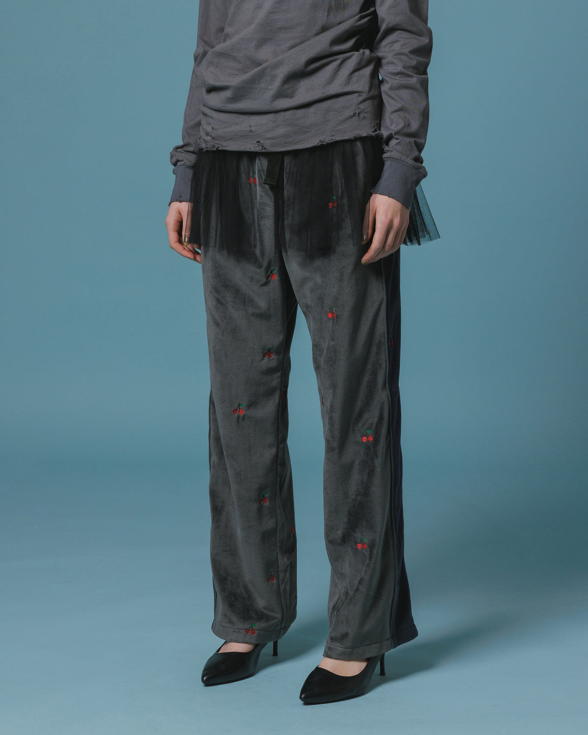 EMBROIDERY VELOUR TRACK PANTS (GRAY)
