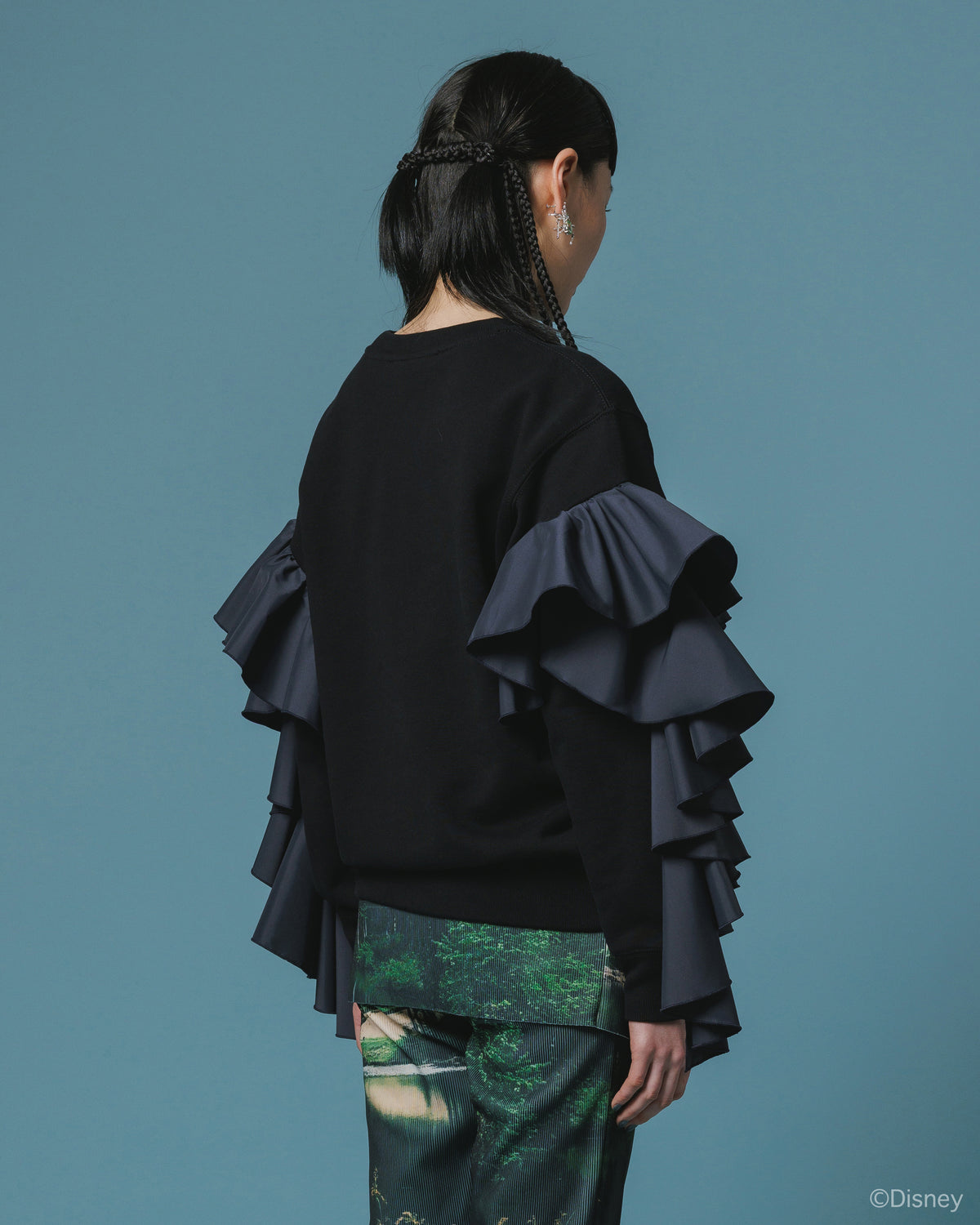 【Disney collection】FRILL SLEEVE PULLOVER SWEAT (BLACK)