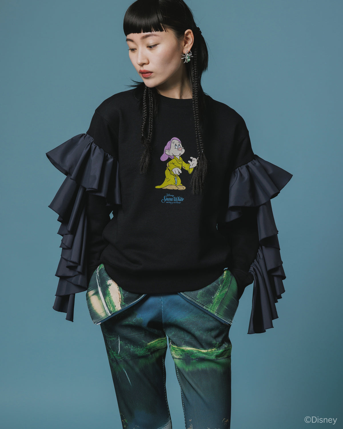 【Disney collection】FRILL SLEEVE PULLOVER SWEAT (BLACK)