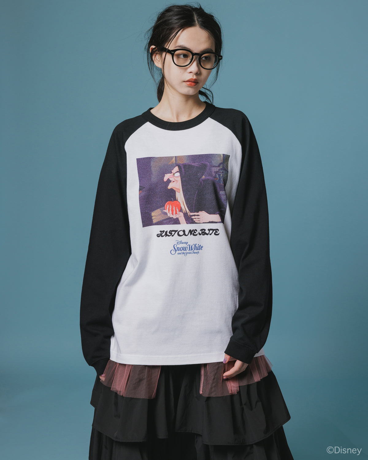 【Disney collection】PRINT RAGLAN T-SHIRT / OLD HAG (WHITE x BLACK)