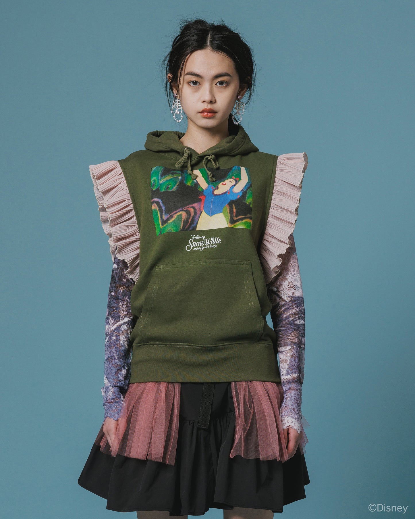 【Disney collection】FRILL SLEEVE HOODIE (KHAKI)
