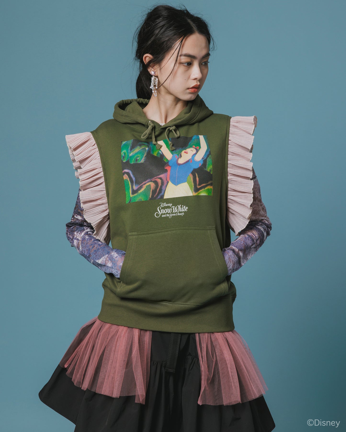 【Disney collection】FRILL SLEEVE HOODIE (KHAKI)