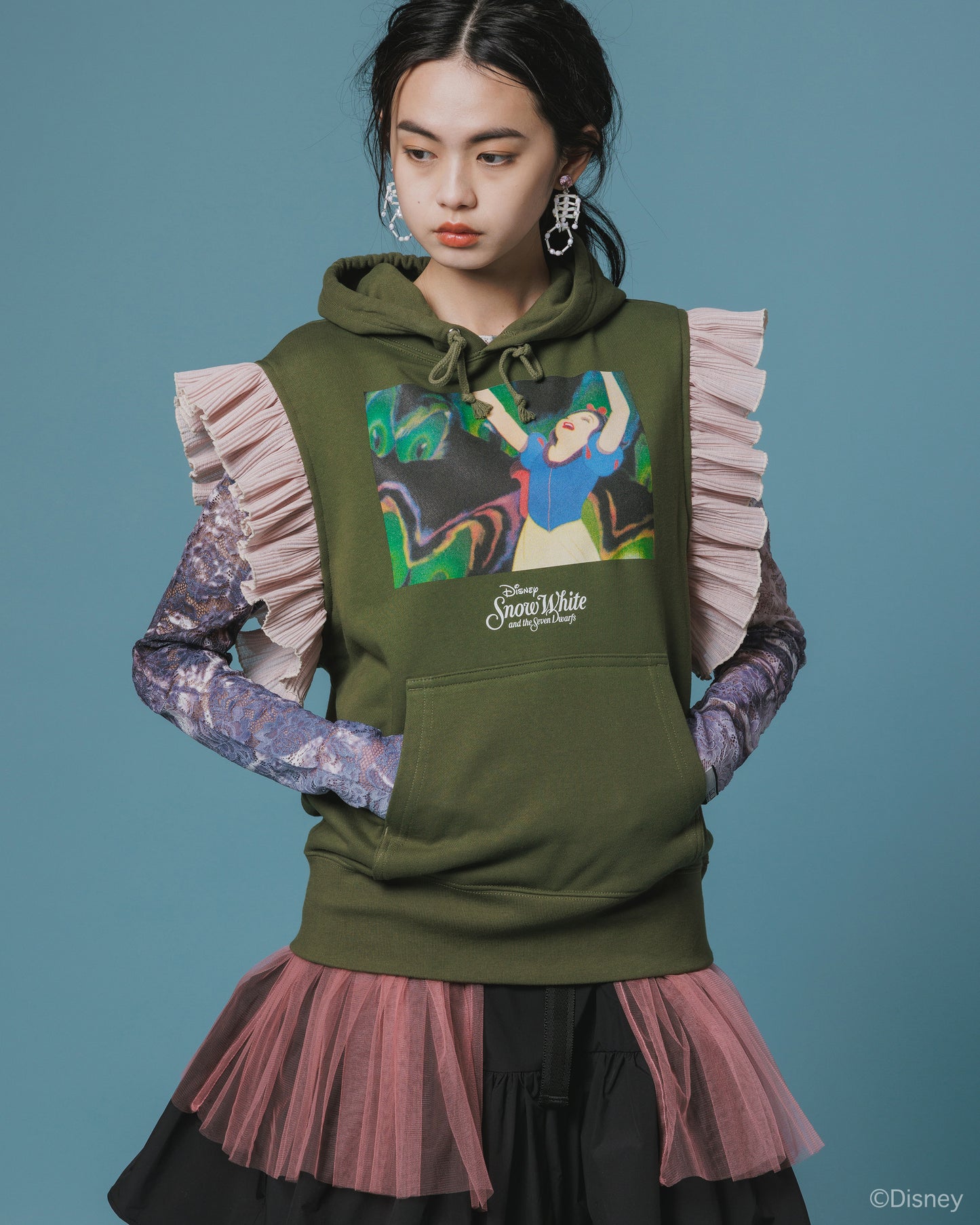 【Disney collection】FRILL SLEEVE HOODIE (KHAKI)