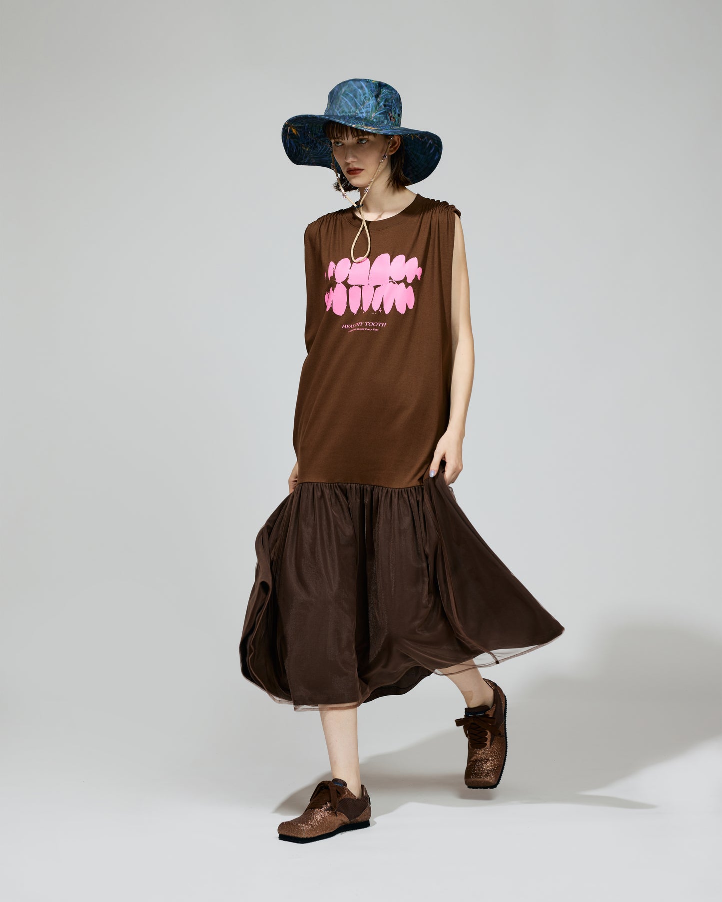 PRE ORDER / GATHER SLEEVE ONE-PIECE (BROWN)　