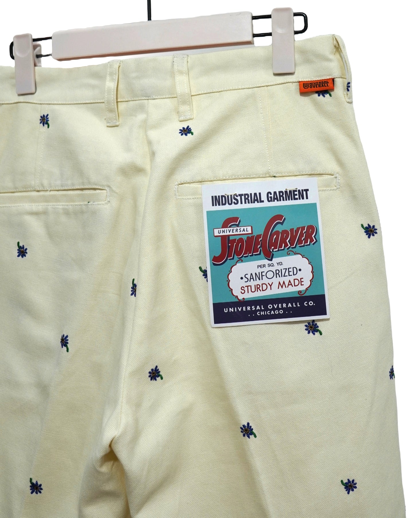 NON TOKYO / FLOWER EMBROIDERY TUCK PANTS feat.UNIVERSALOVERALL (WHITE) / 〈ノントーキョー〉フラワー刺繍タックパンツ (ホワイト)