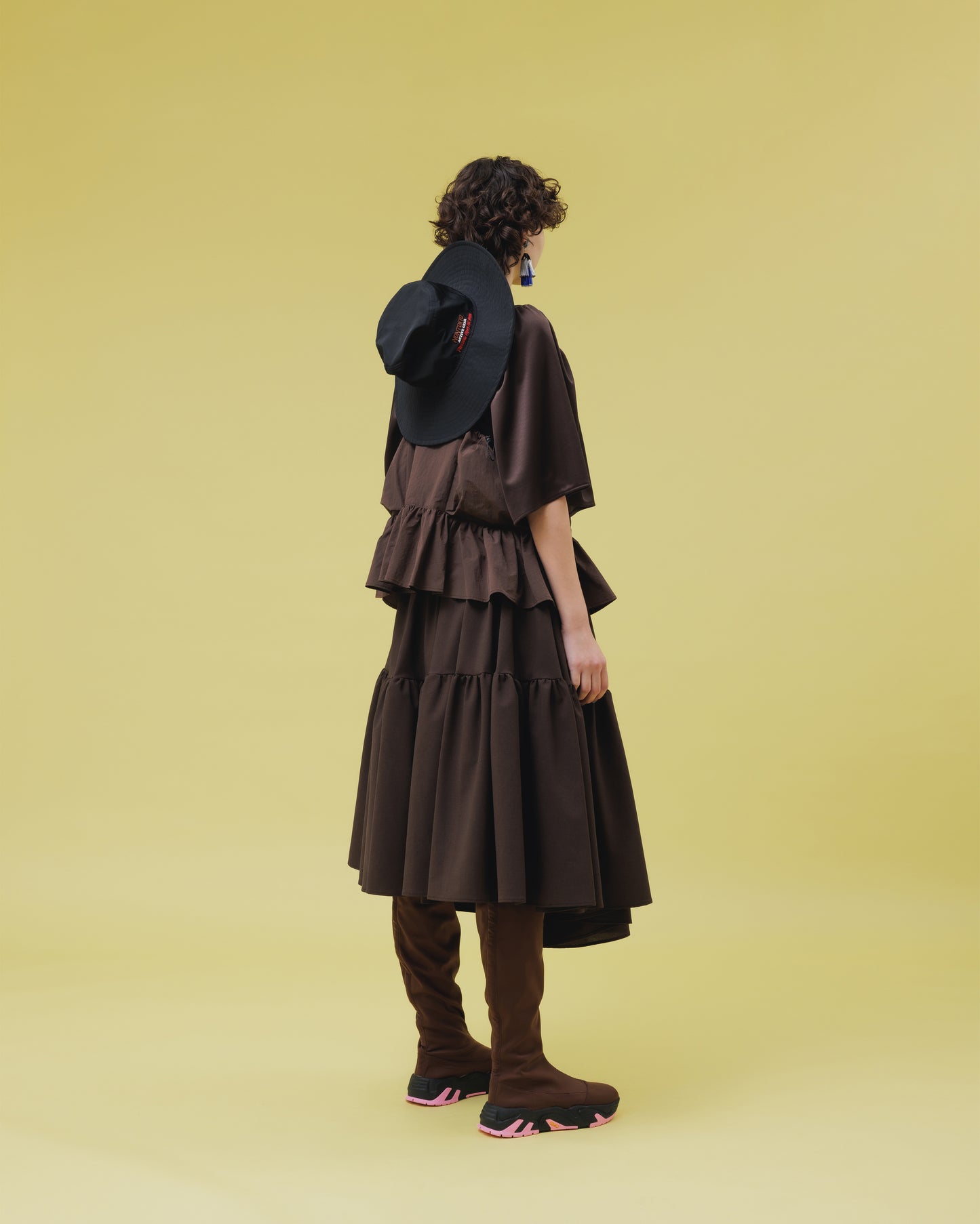 NON TOKYO / FRILL FIELD VEST (BROWN)