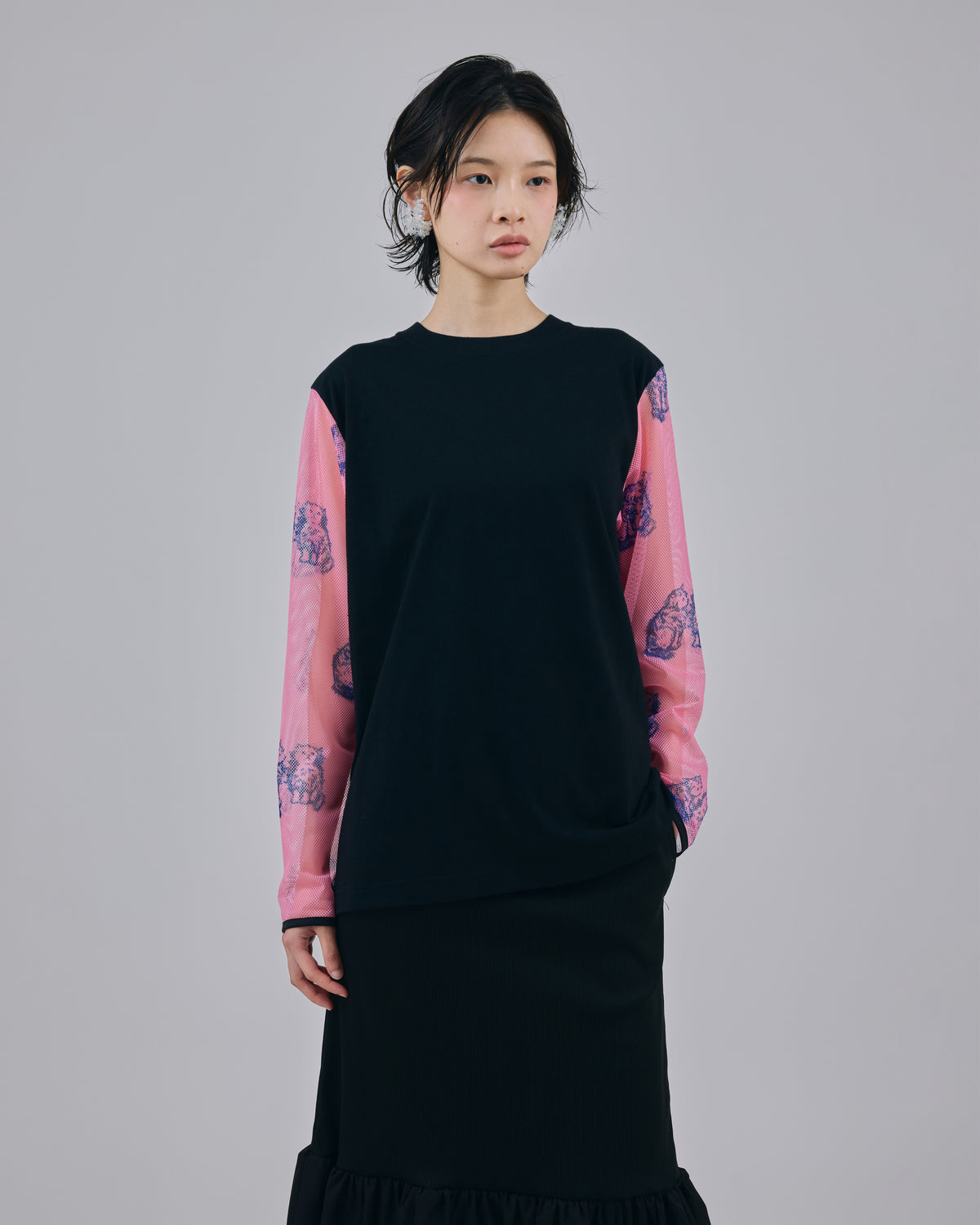 PRINT MESH SLEEVE C/S (BLACK x PINK)