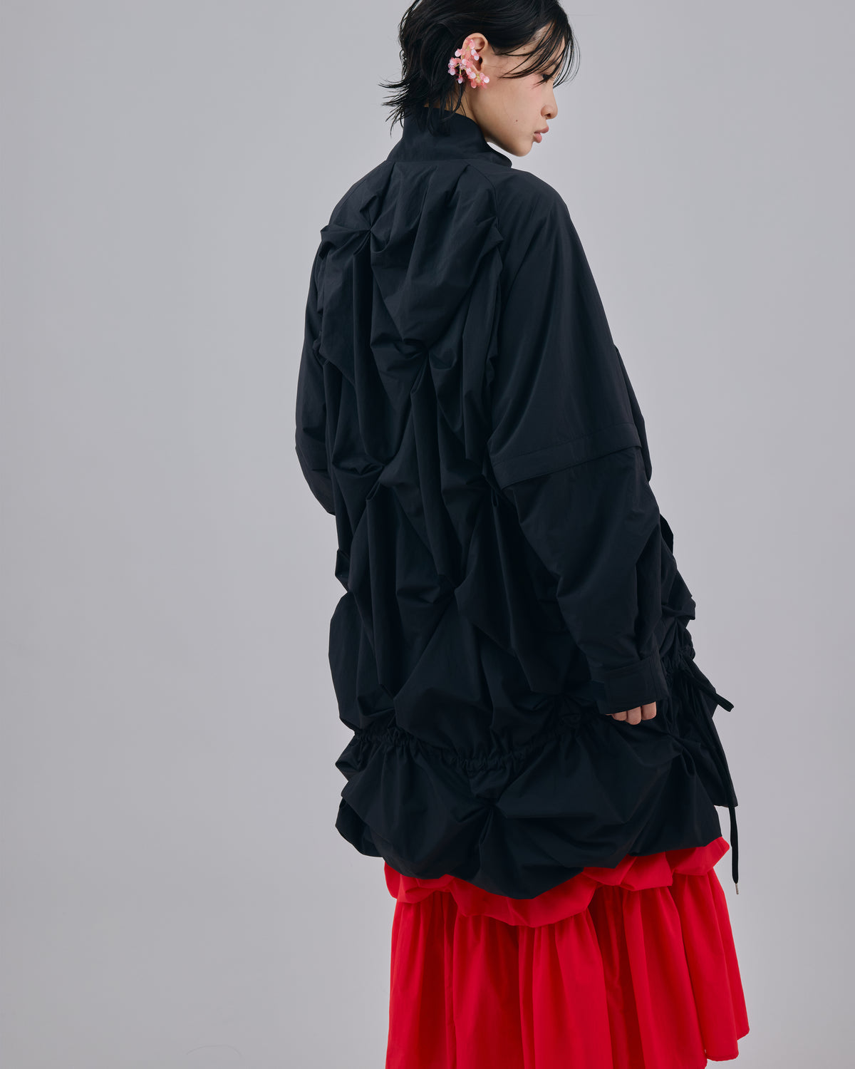 2WAY FLOWER SMOCKING ANORAK (BLACK)