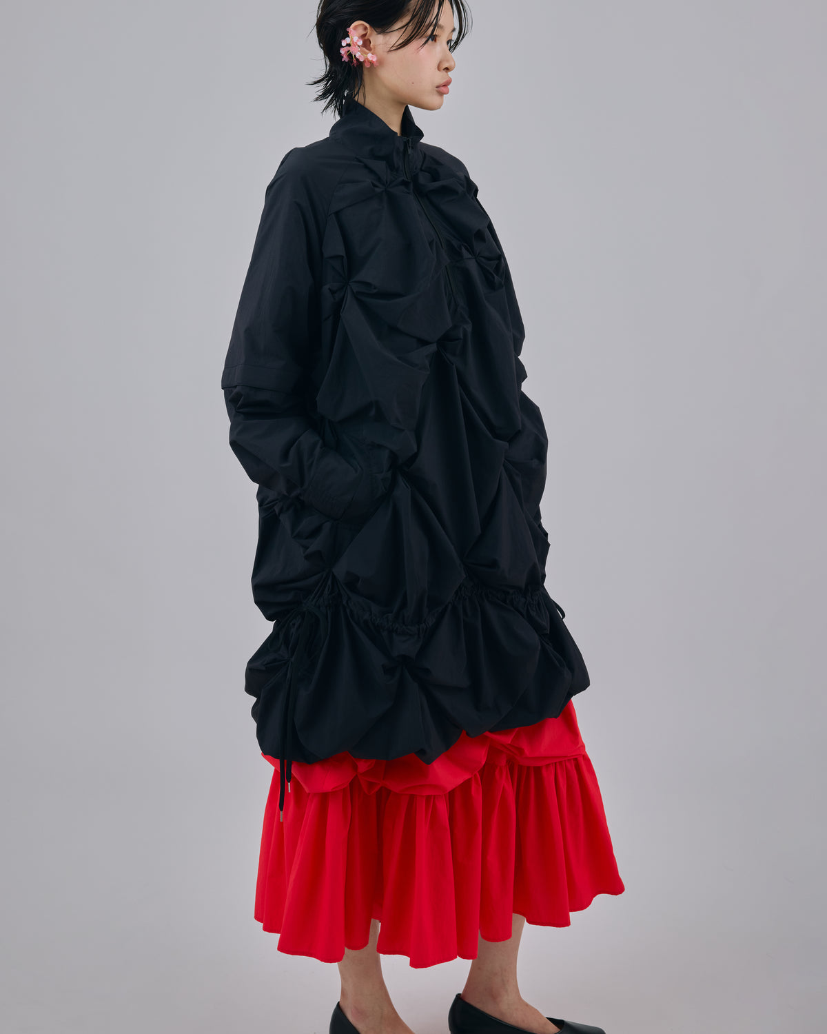 2WAY FLOWER SMOCKING ANORAK (BLACK)