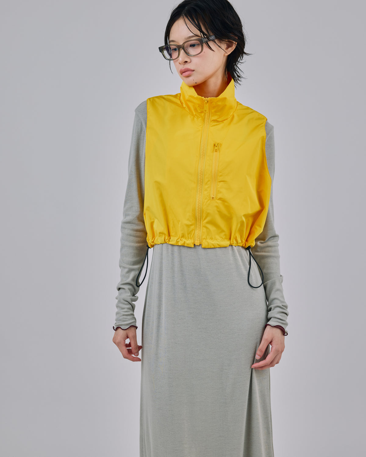 LAMINATED TAFFETA SHORT VEST (YELLOW)
