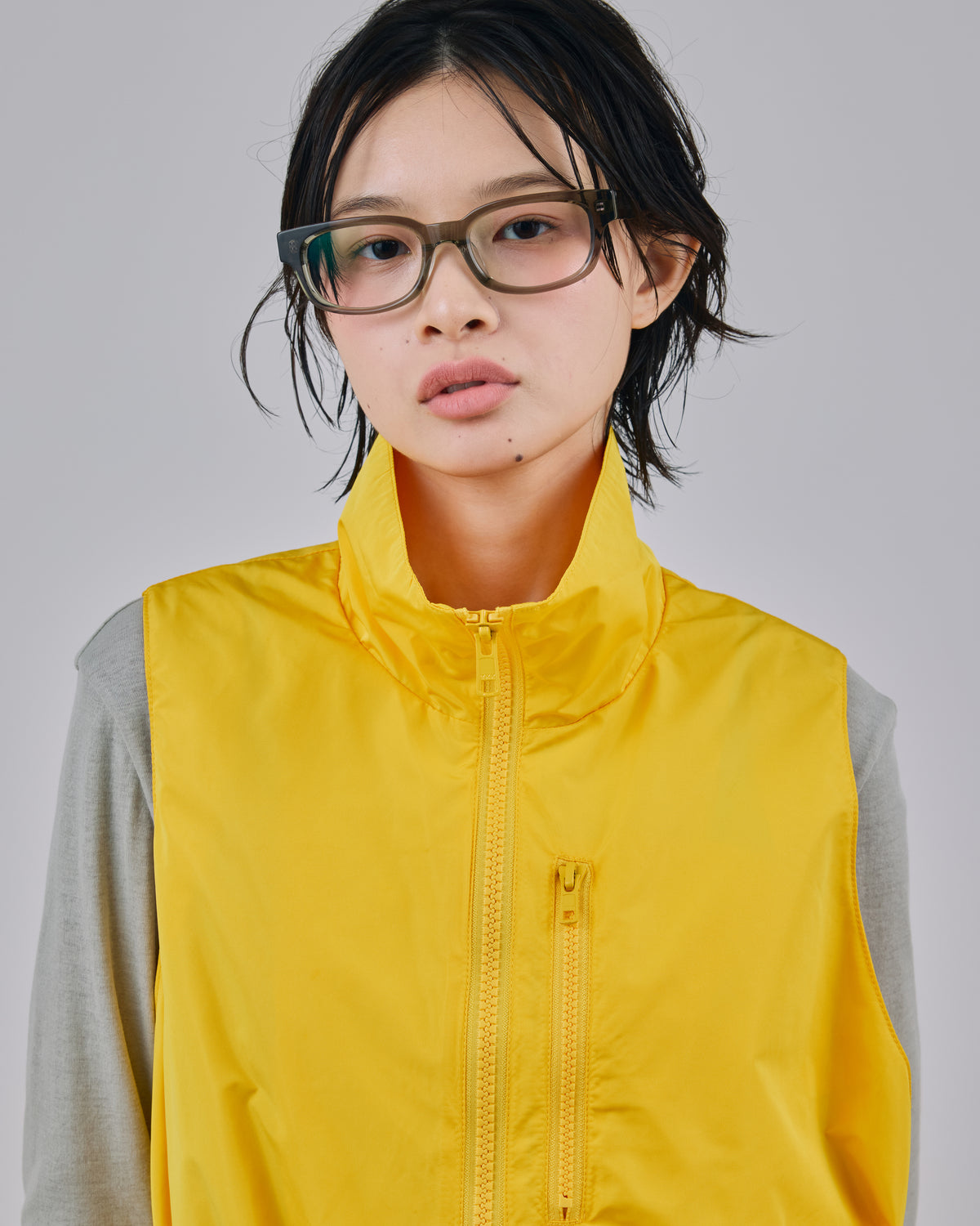 LAMINATED TAFFETA SHORT VEST (YELLOW)