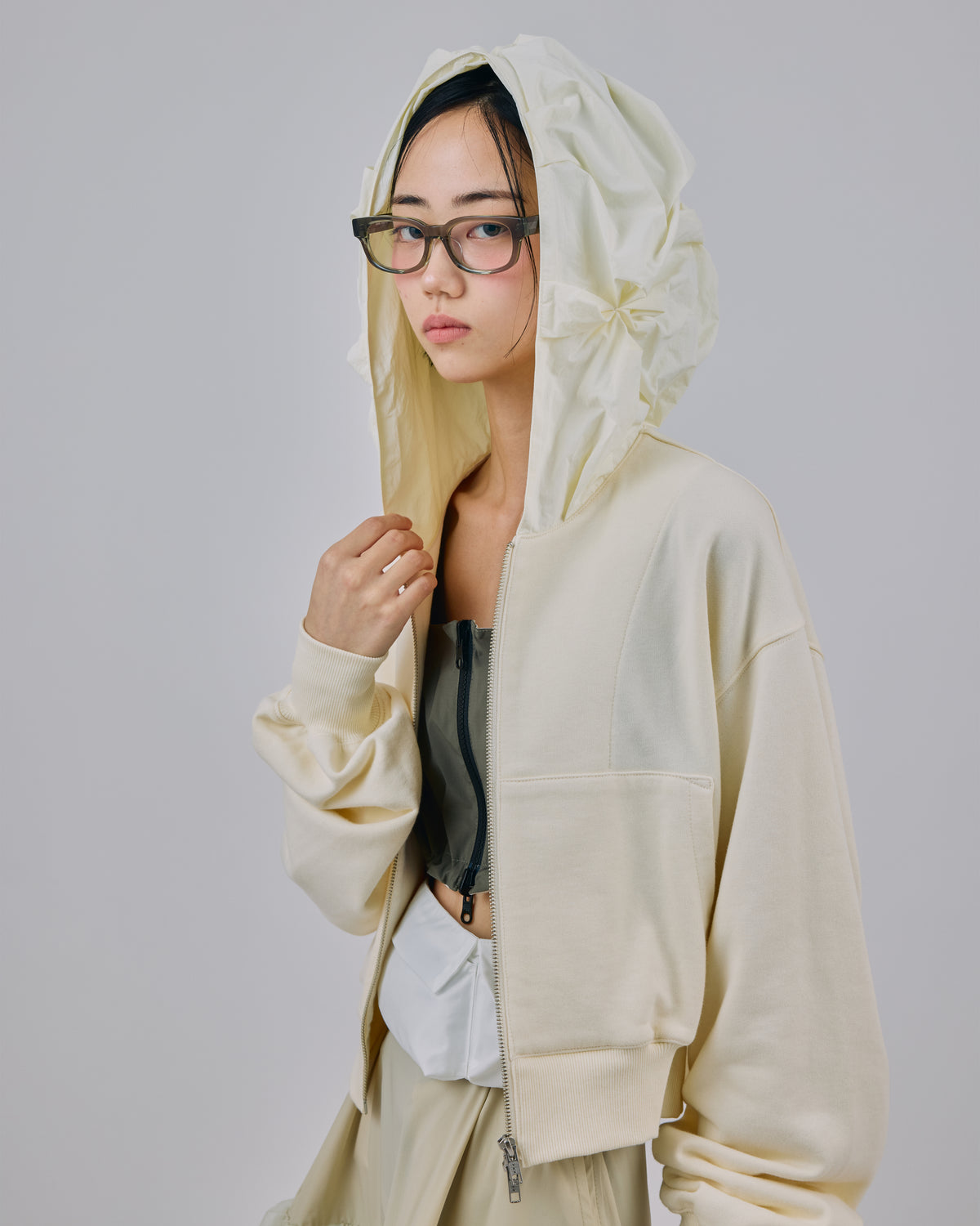 FLOWER SMOCKING HOODIE (WHITE)