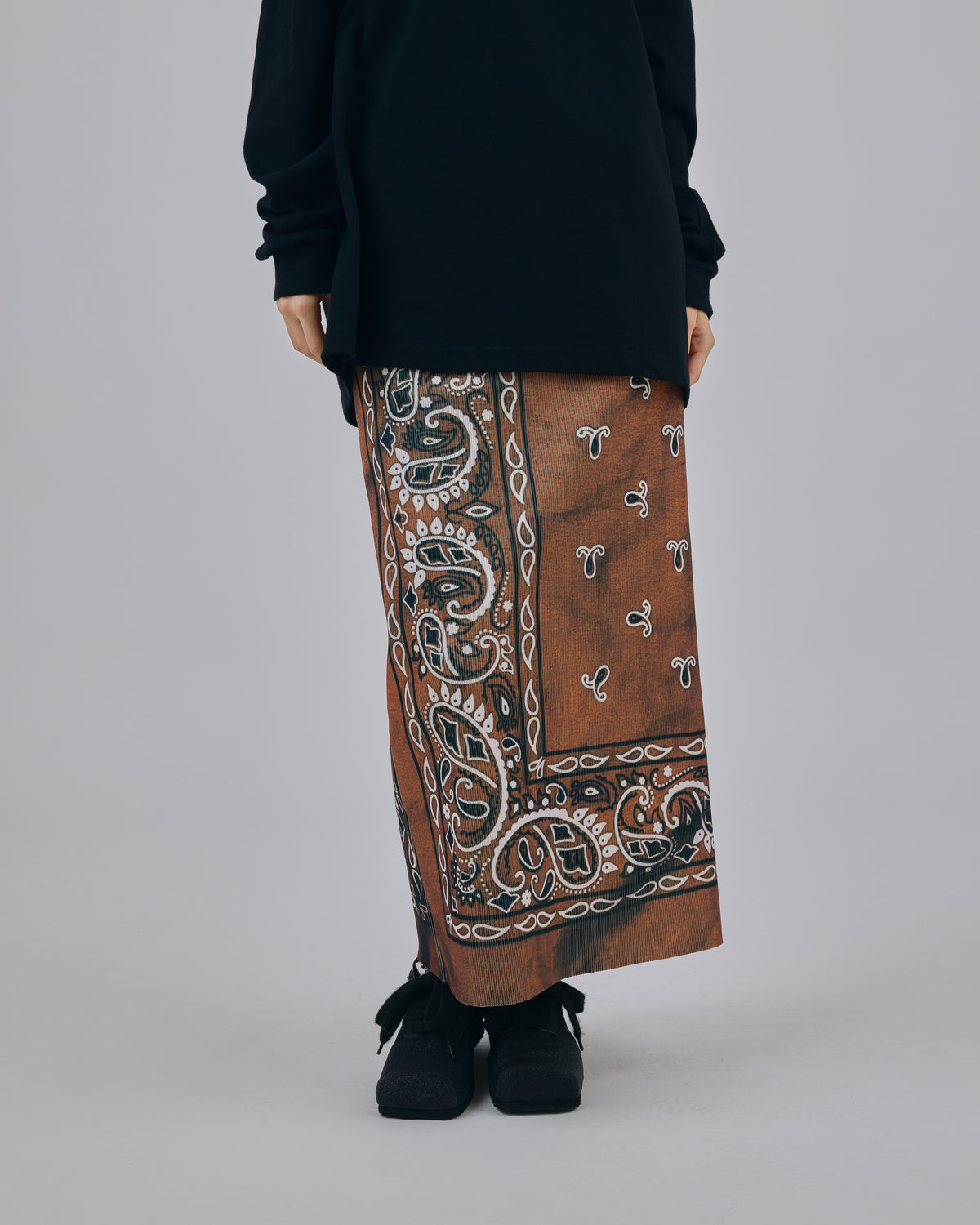 PRINT RIB SKIRT (BANDANNA BROWN)