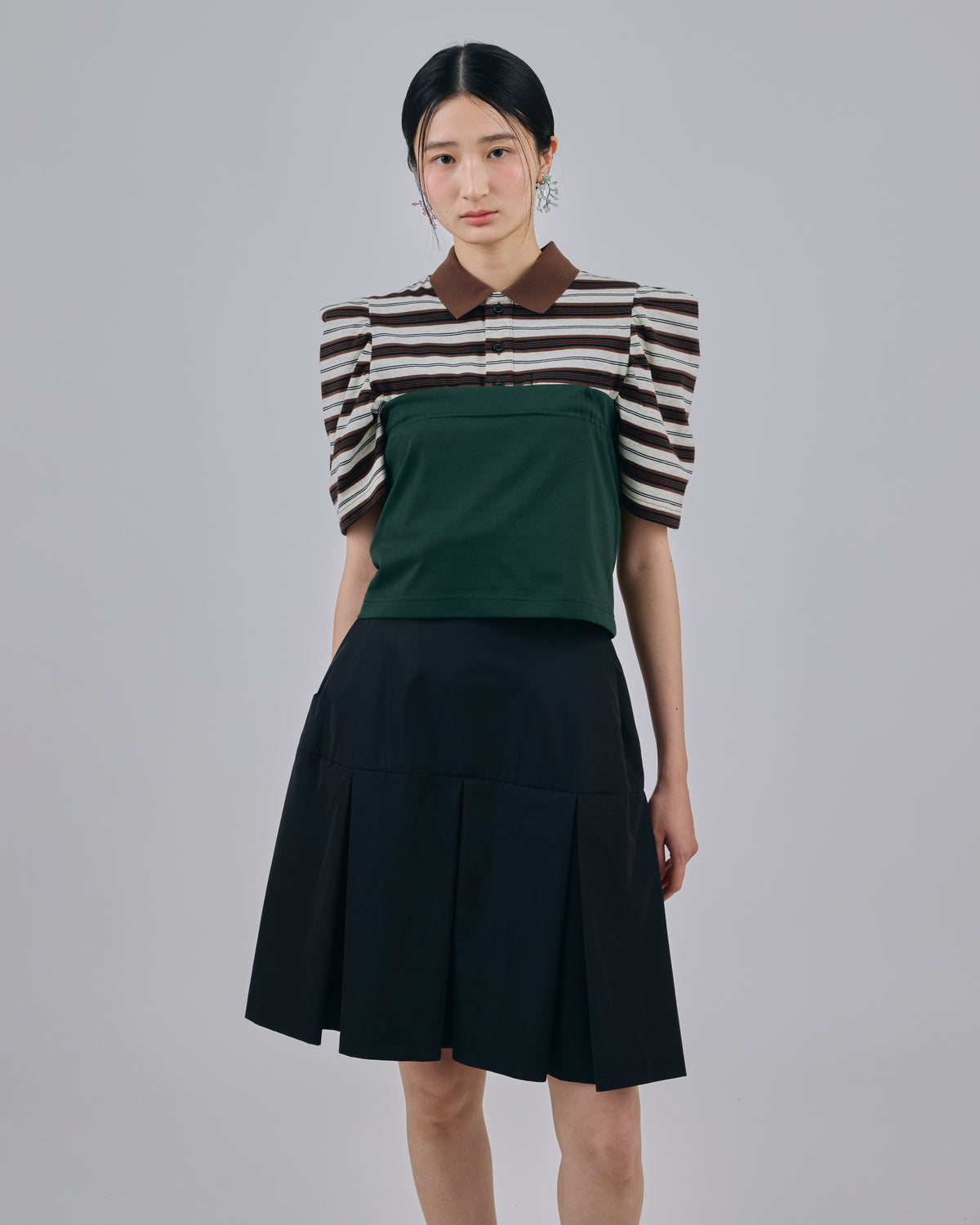 LAMINATED TAFFETA PLEATS MINI SKIRT (BLACK)