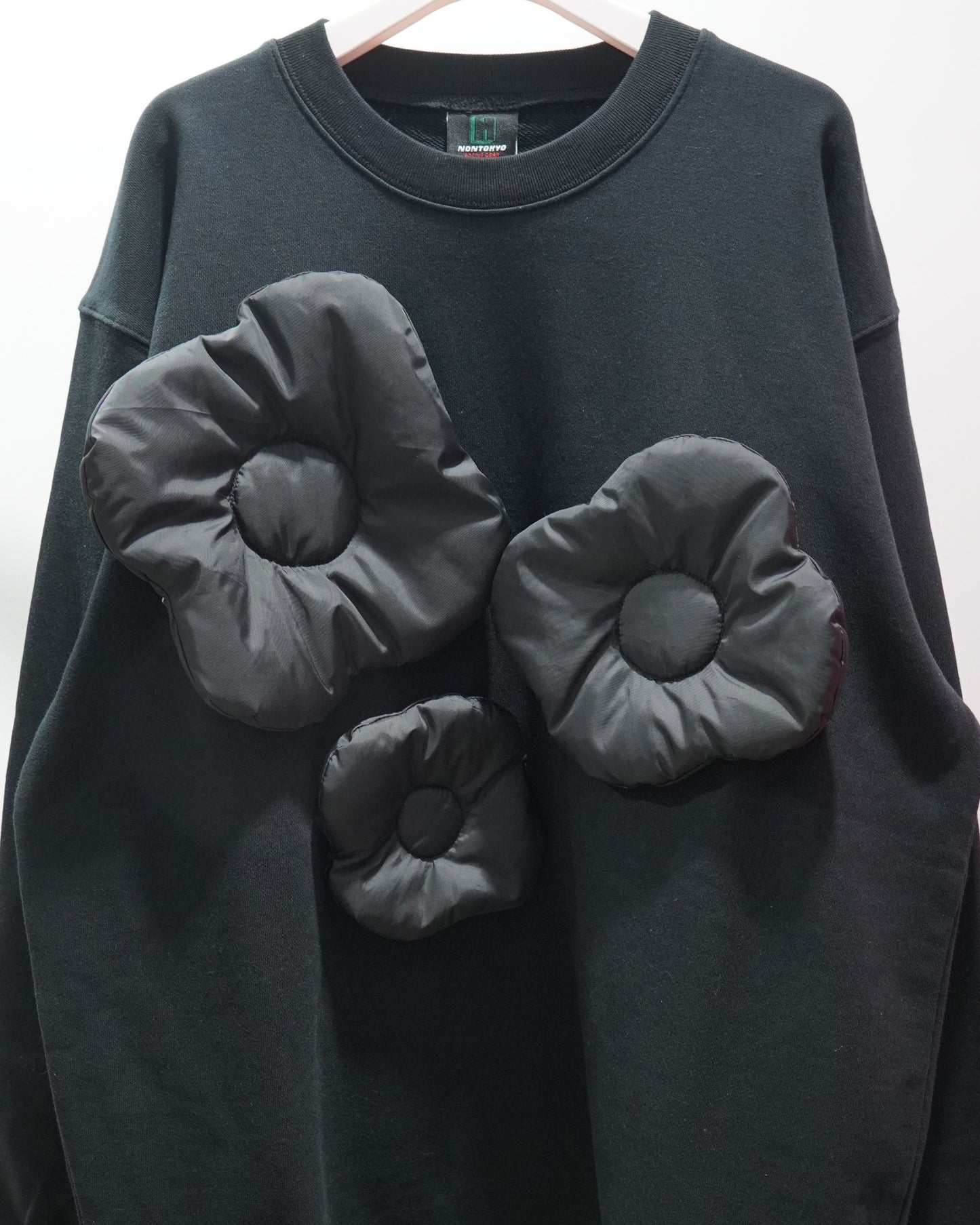 PUFF FLOWER PULLOVER SWEAT (BLACK)