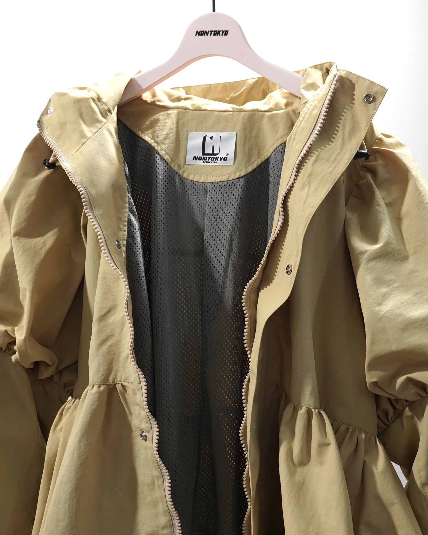 POWER SHOULDER MOUNTAIN PARKA (BEIGE)