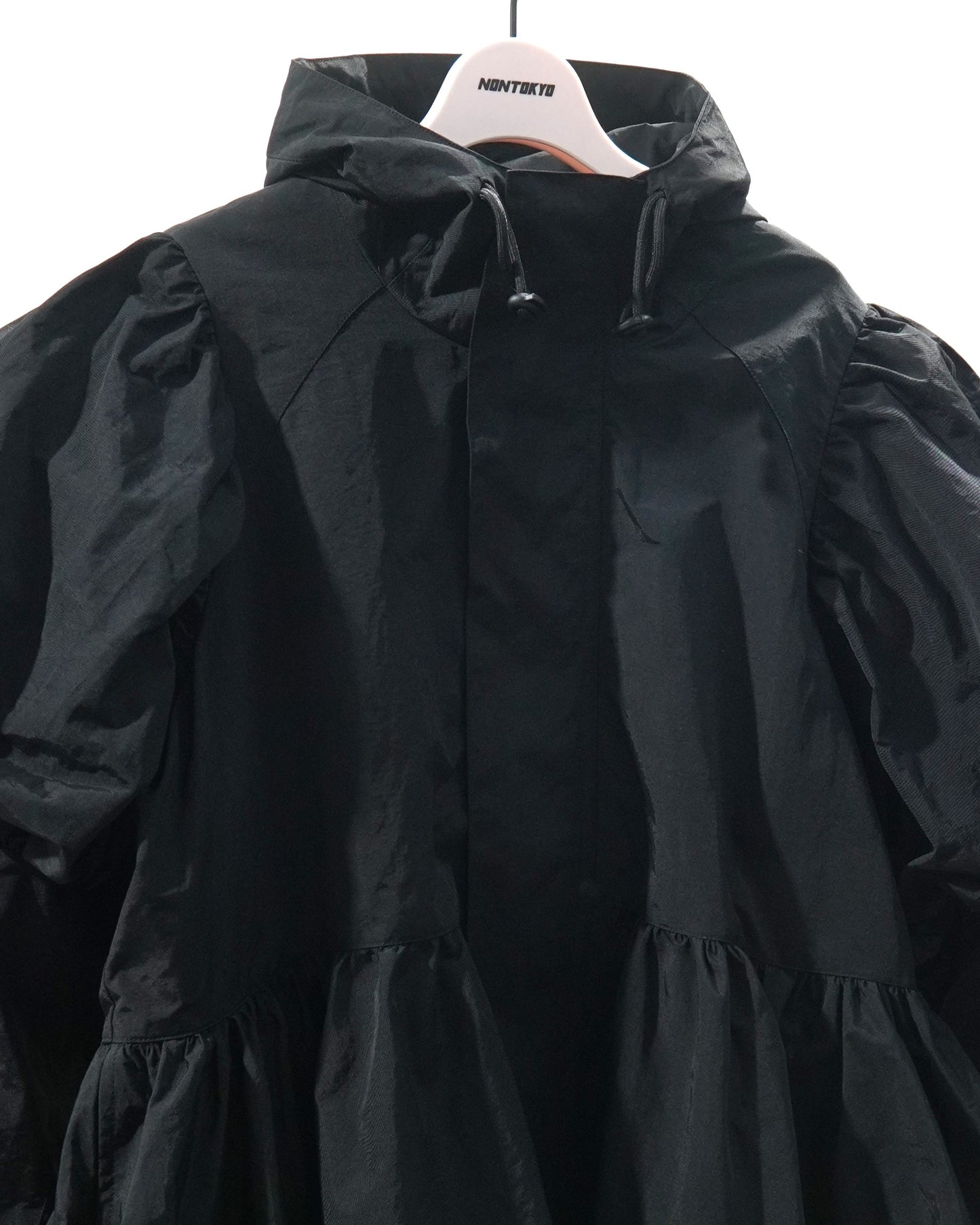 POWER SHOULDER MOUNTAIN PARKA (BLACK)