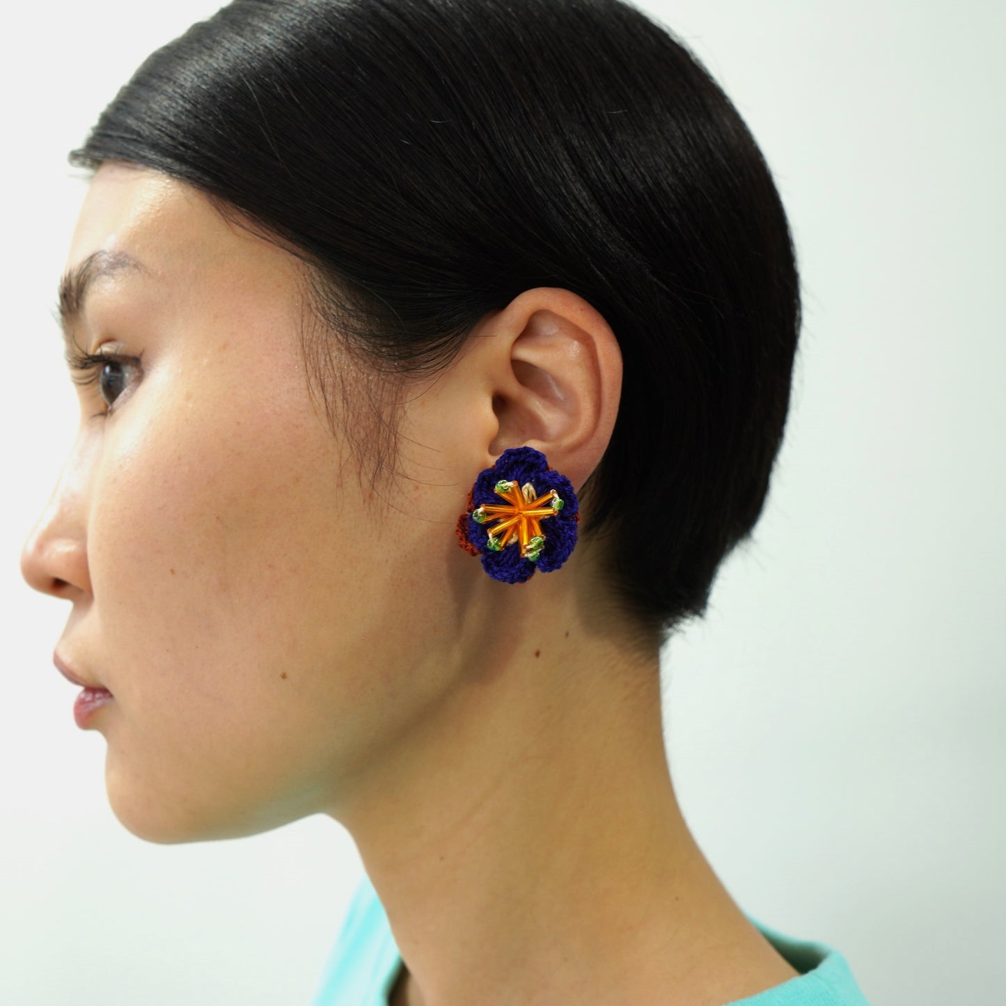 NON TOKYO / CROCHETING FLOWER EARRING (NAVY×BROWN) / <NON TOKYO> Crochet flower earrings (navy×brown)