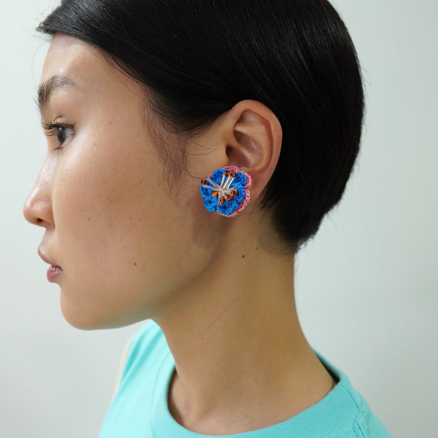 NON TOKYO / CROCHETING FLOWER EARRING (BLUE×PINK) / <NON TOKYO> Crochet flower earrings (blue x pink)