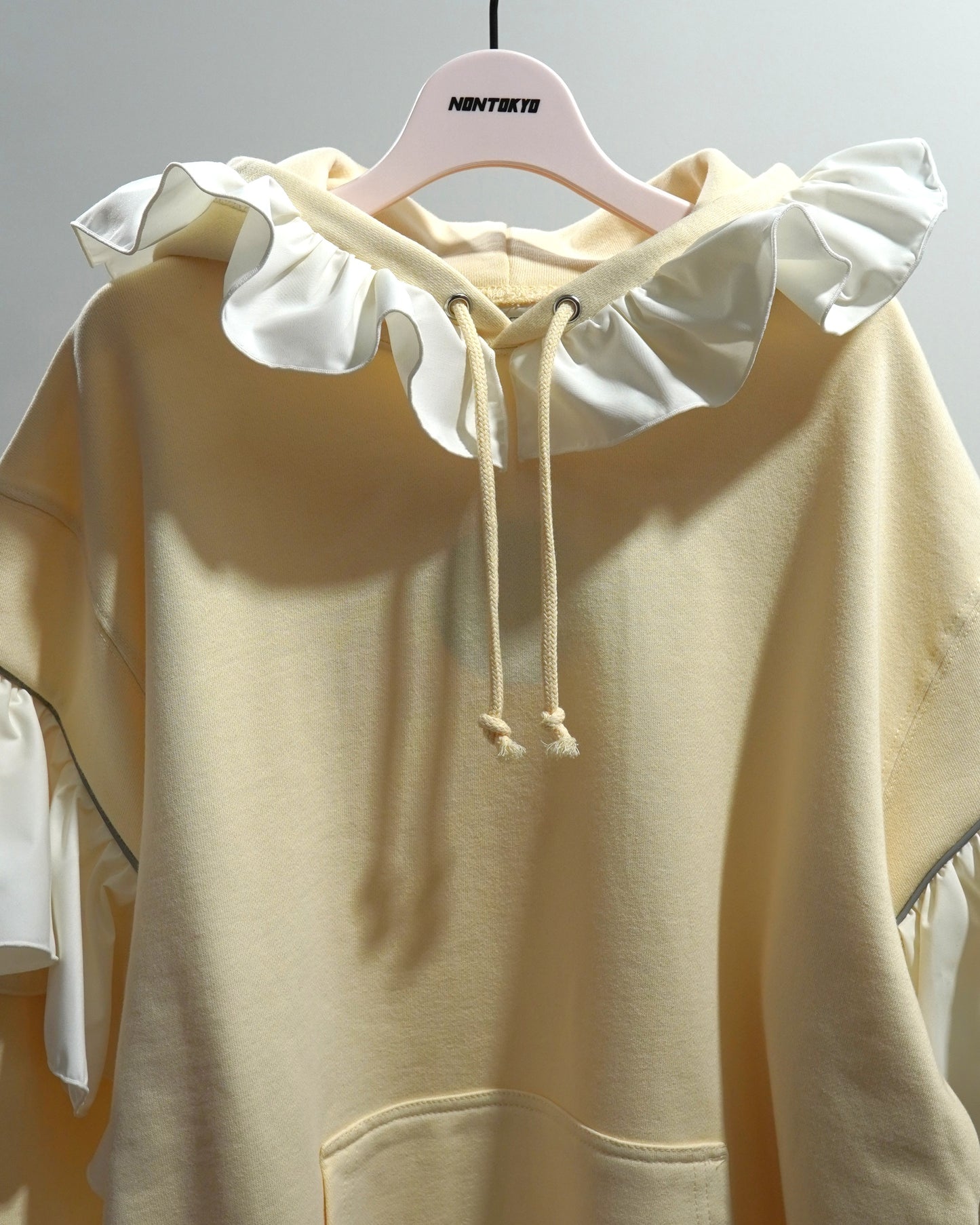 FRILL SWEAT HOODIE (IVORY)