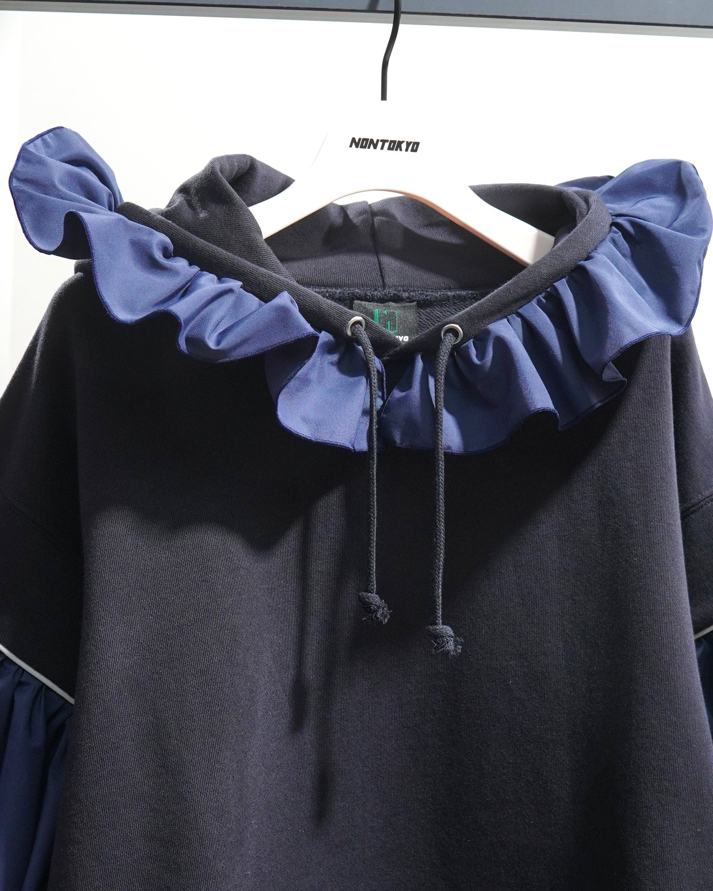 FRILL SWEAT HOODIE (NAVY)