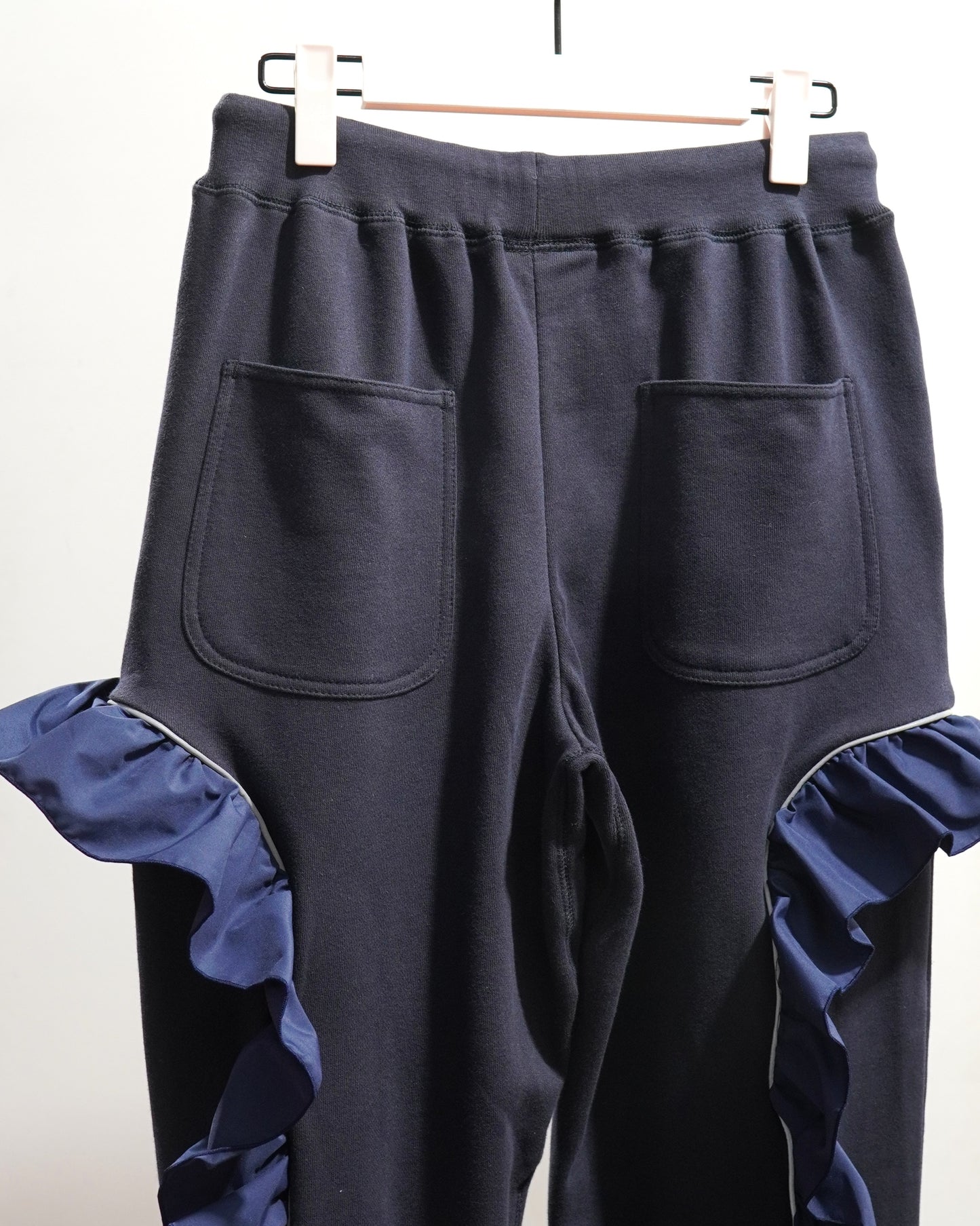 FRILL SWEAT PANTS (NAVY)