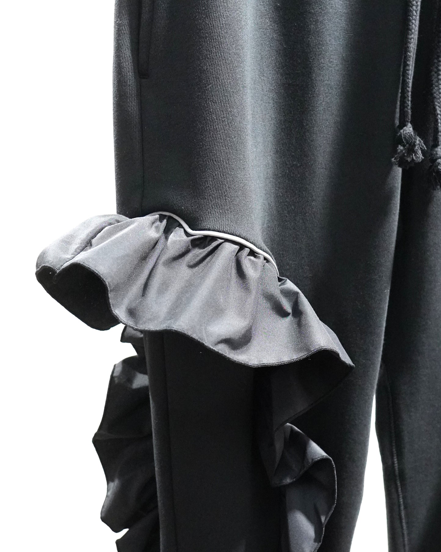 FRILL SWEAT PANTS (BLACK)