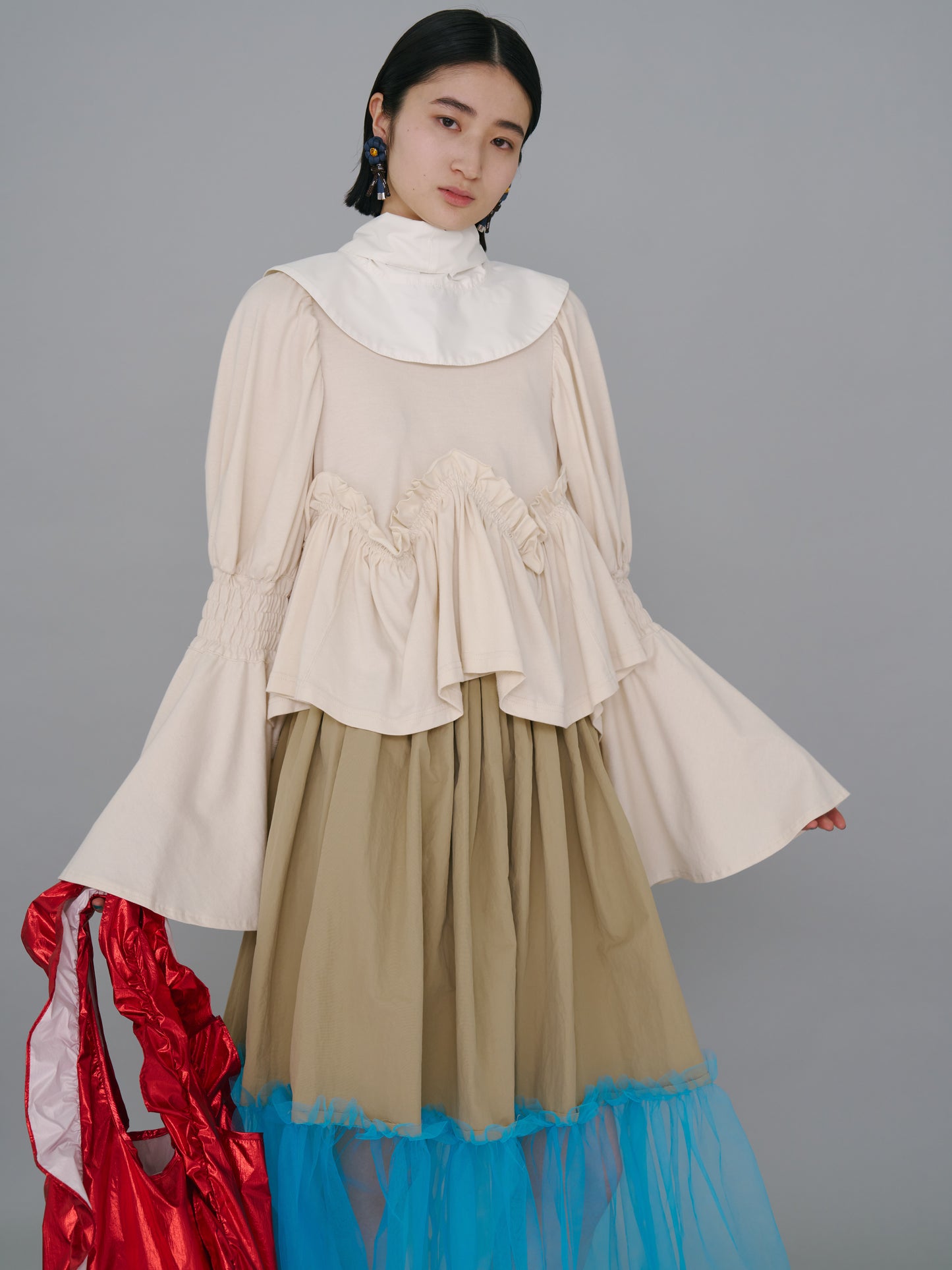 NON TOKYO / POWER SHOULDER FRILL TOP (IVORY) &lt;NON TOKYO&gt; Power shoulder frill top (ivory)