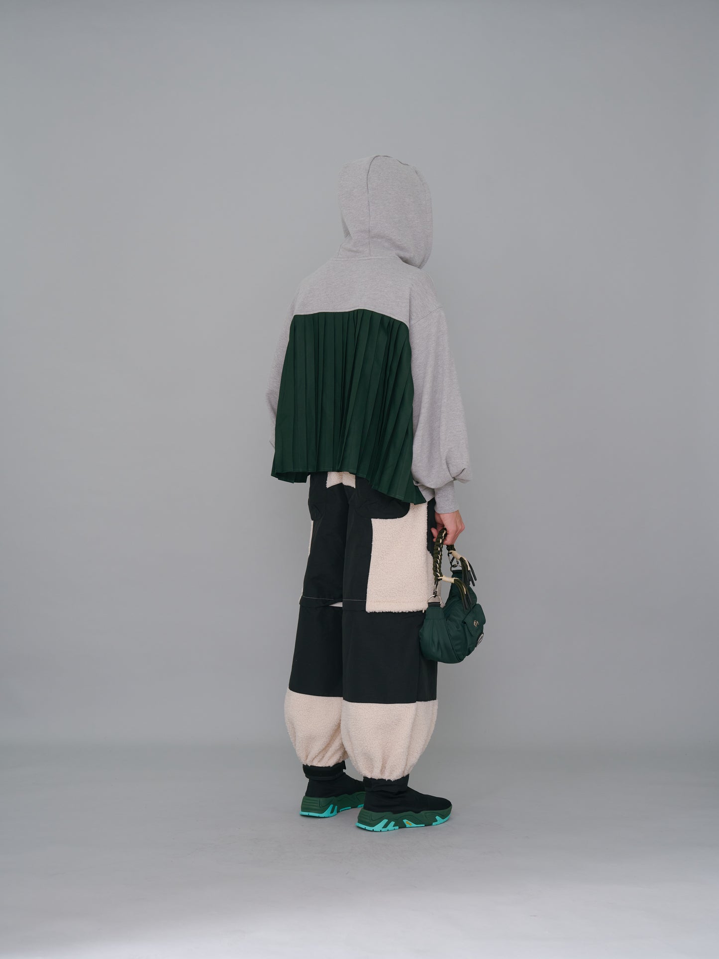 NON TOKYO / BACK PLEATS SWEAT PARKA (GRAY×GREEN)