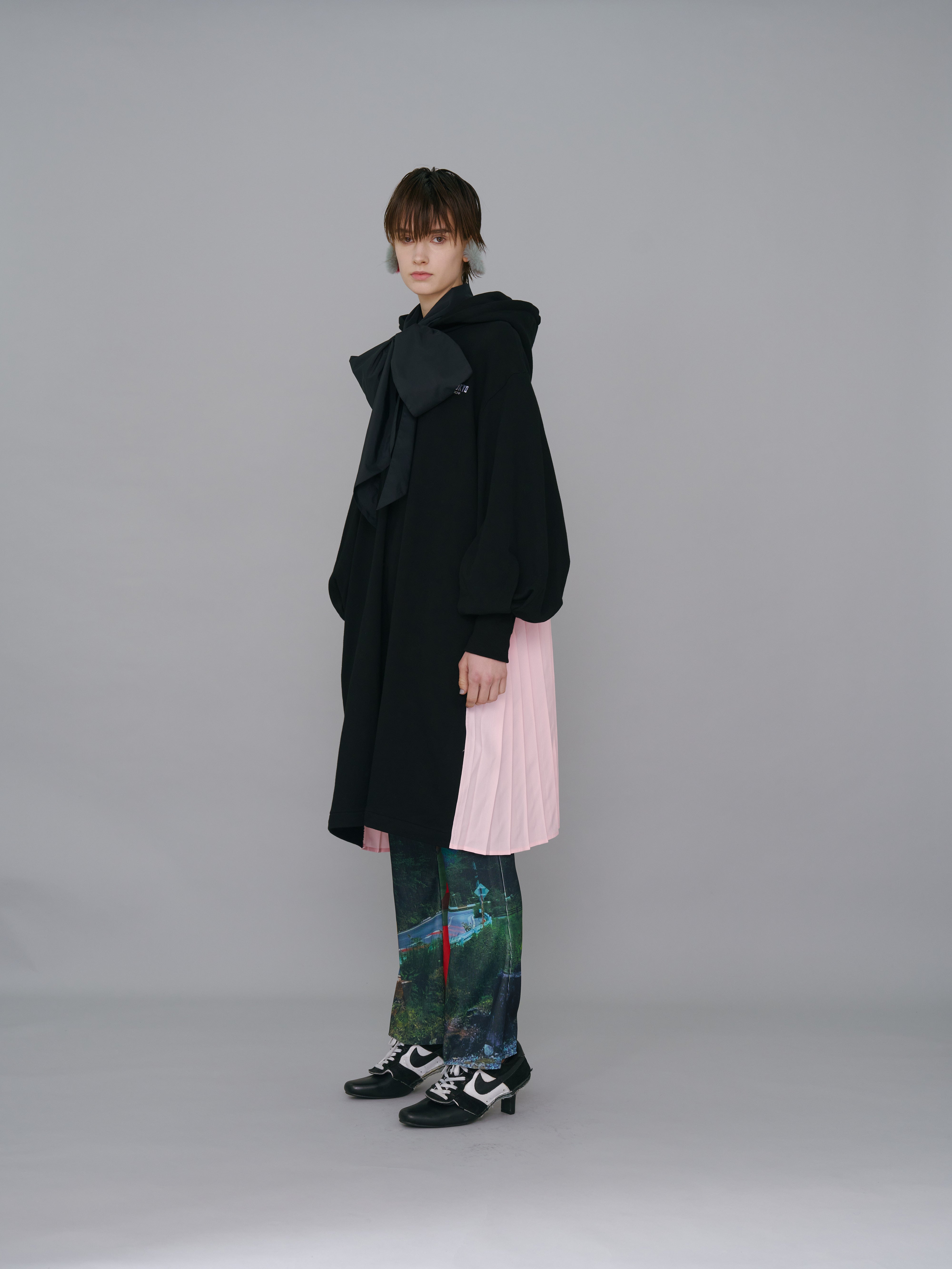 NON TOKYO / BACK PLEATS SWEAT ONE-PIECE (BLACK×PINK)