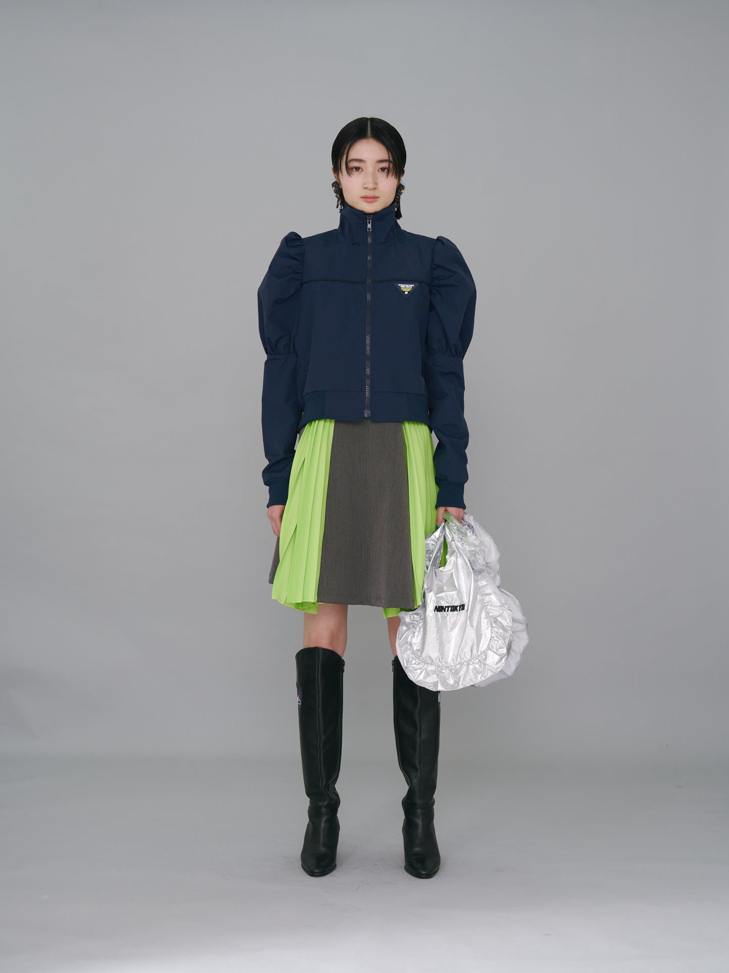 NON TOKYO / ADUSTER PLEATS MINI SKIRT (GRAY×GREEN) &lt;NON TOKYO&gt; Adjuster pleats mini skirt (gray×green)