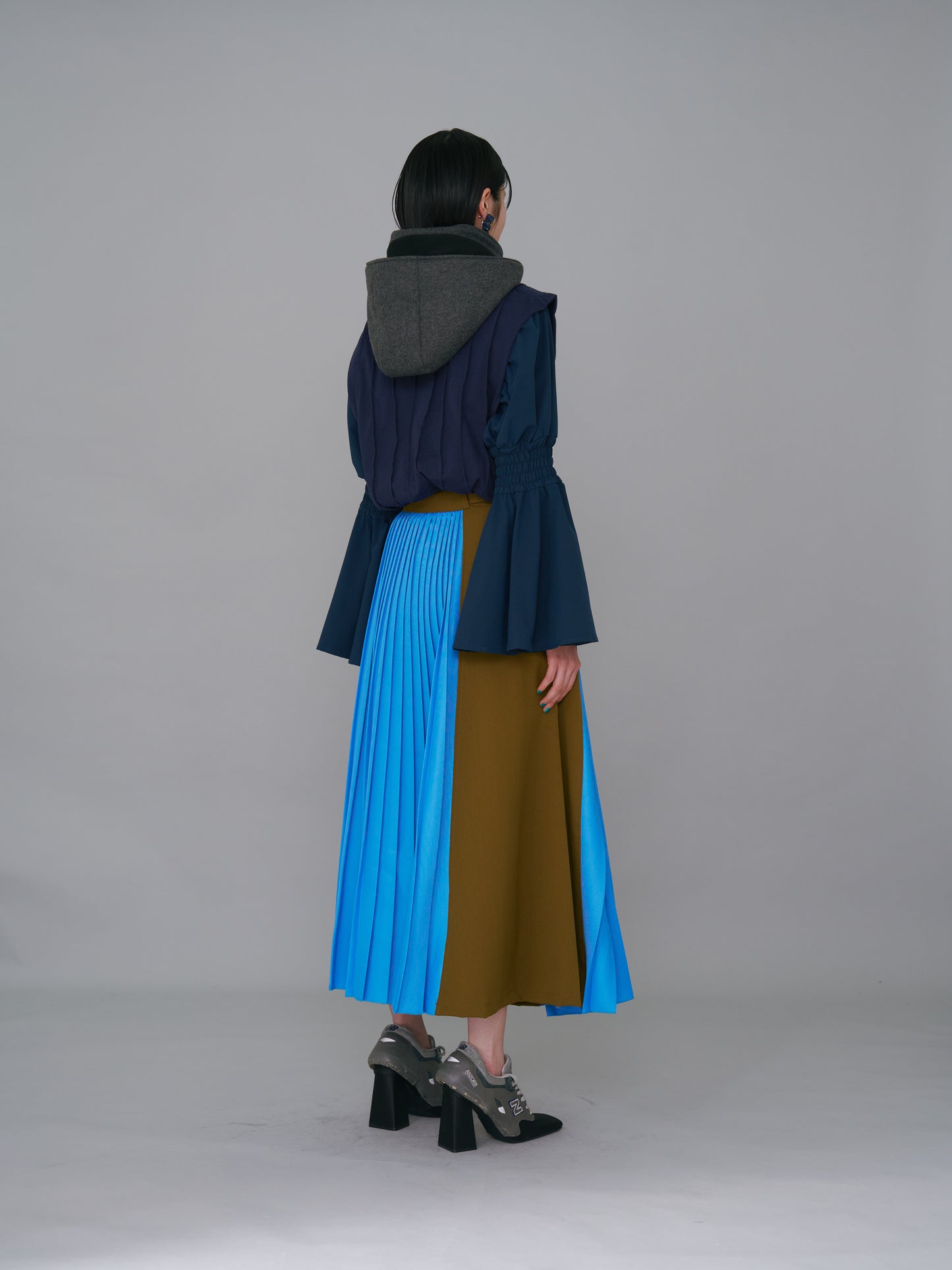 NON TOKYO / ADUSTER PLEATS LONG SKIRT (MUSTARD×L.BLUE) &lt;NON TOKYO&gt; Adjuster pleats long skirt (mustard×light blue)