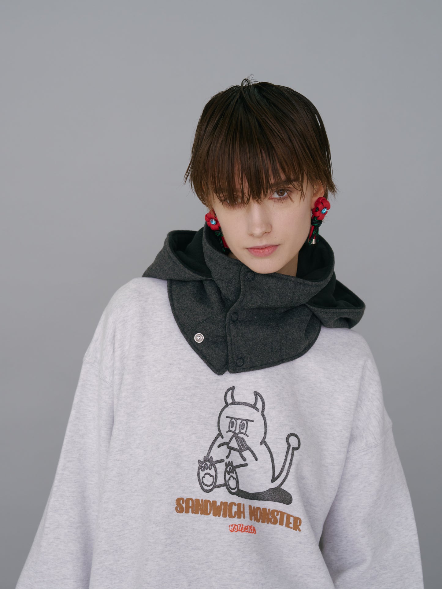 NON TOKYO /REVERSIBLE HOOD NECKWARMER (GRAY) &lt;NON TOKYO&gt; Reversible hood neck warmer (gray)