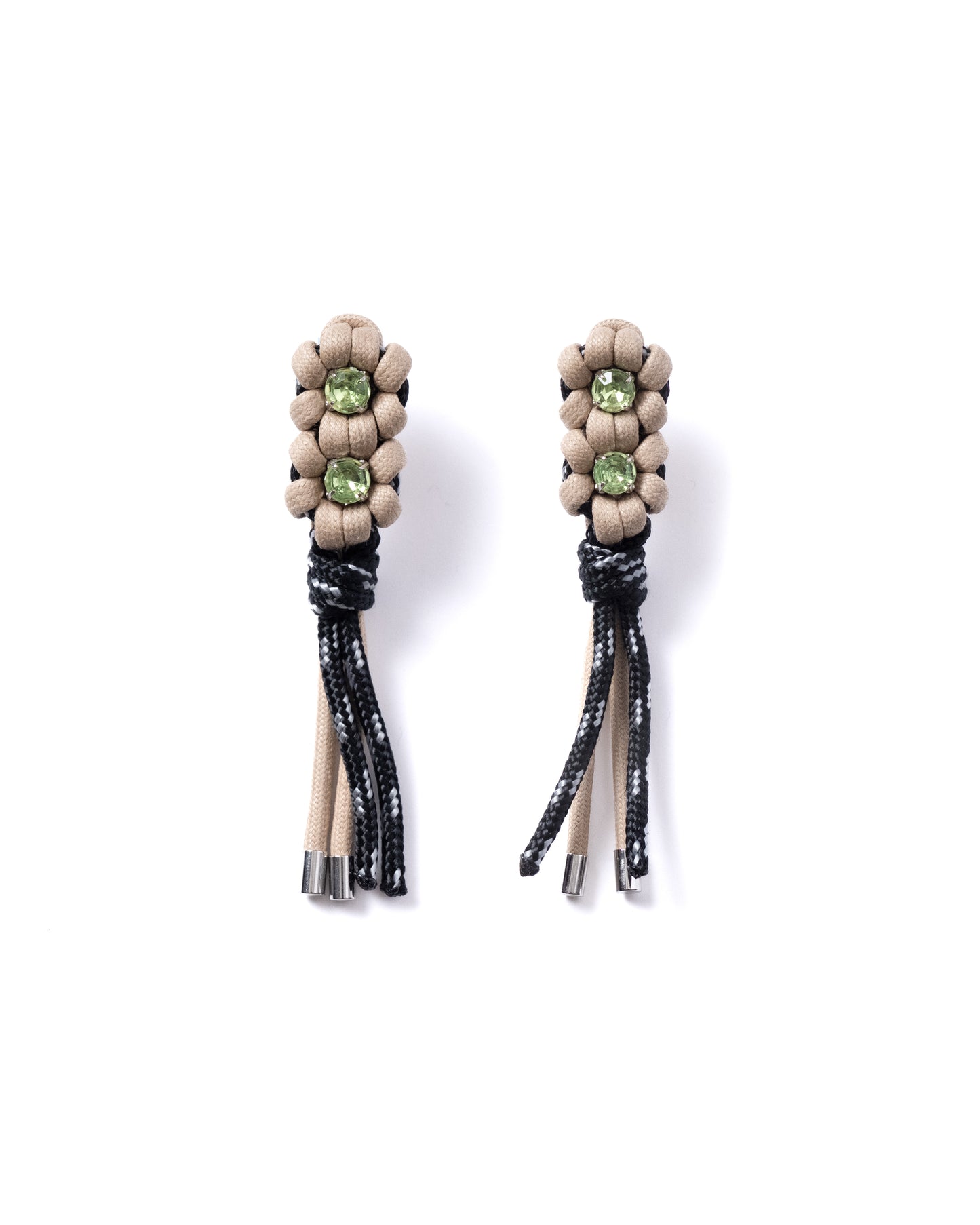 NON TOKYO / BIJOU FLOWER BLADE LONG EARRING (BEIGE×BLACK)