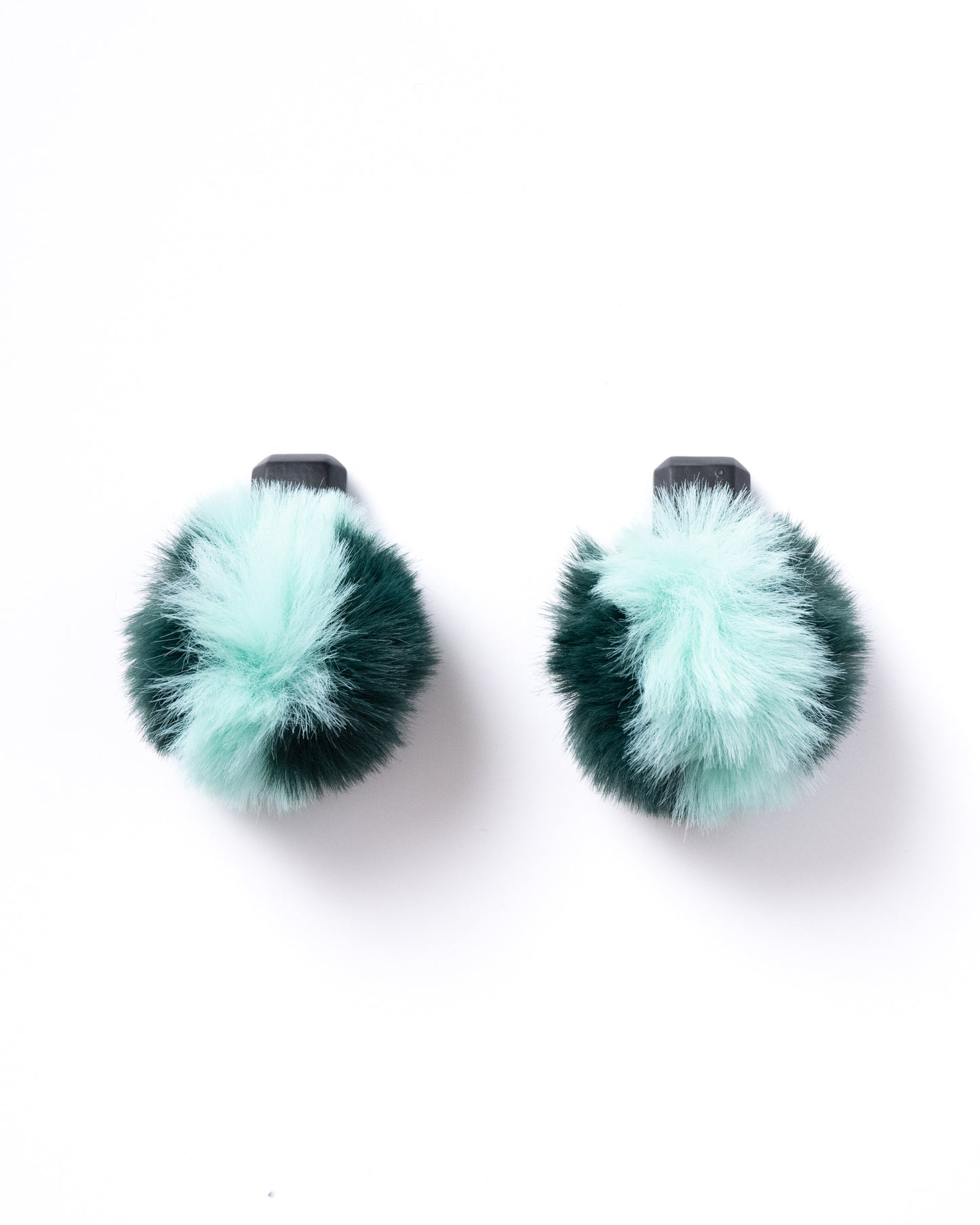 NON TOKYO / BICOLOR FUR EARRING (GREEN)