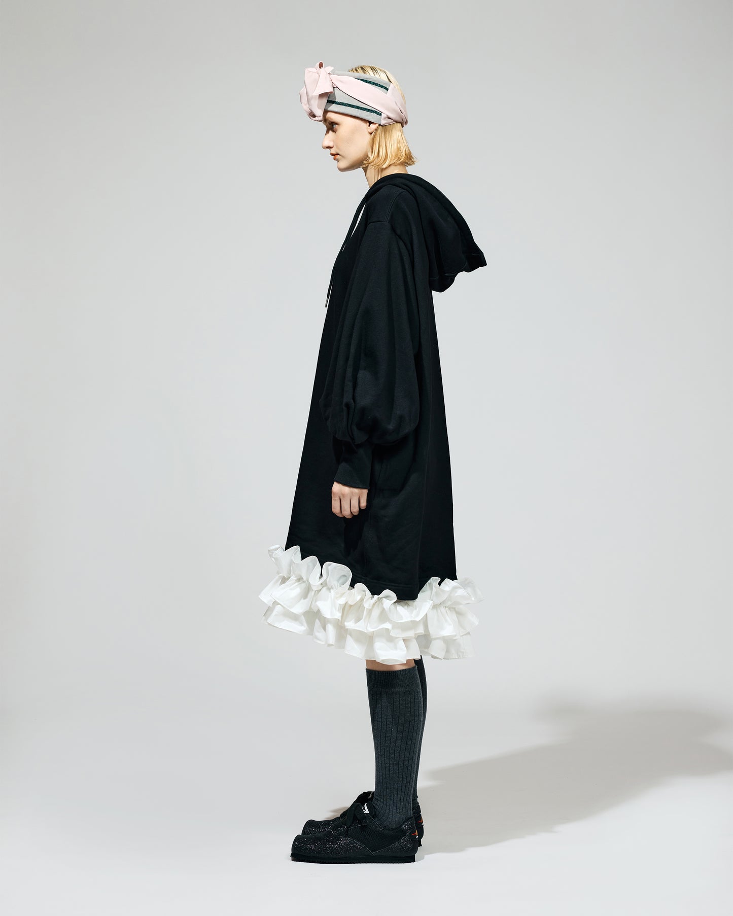 PRE ORDER / FRILL HEM SWEAT ONE-PIECE (BLACK x WHITE)