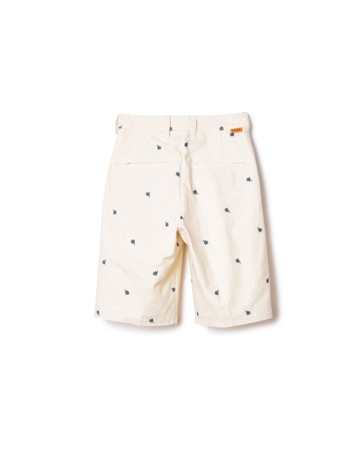 FLOWER EMBROIDERY TUCK SHORTS feat.UNIVERSAL OVERALL (IVORY)