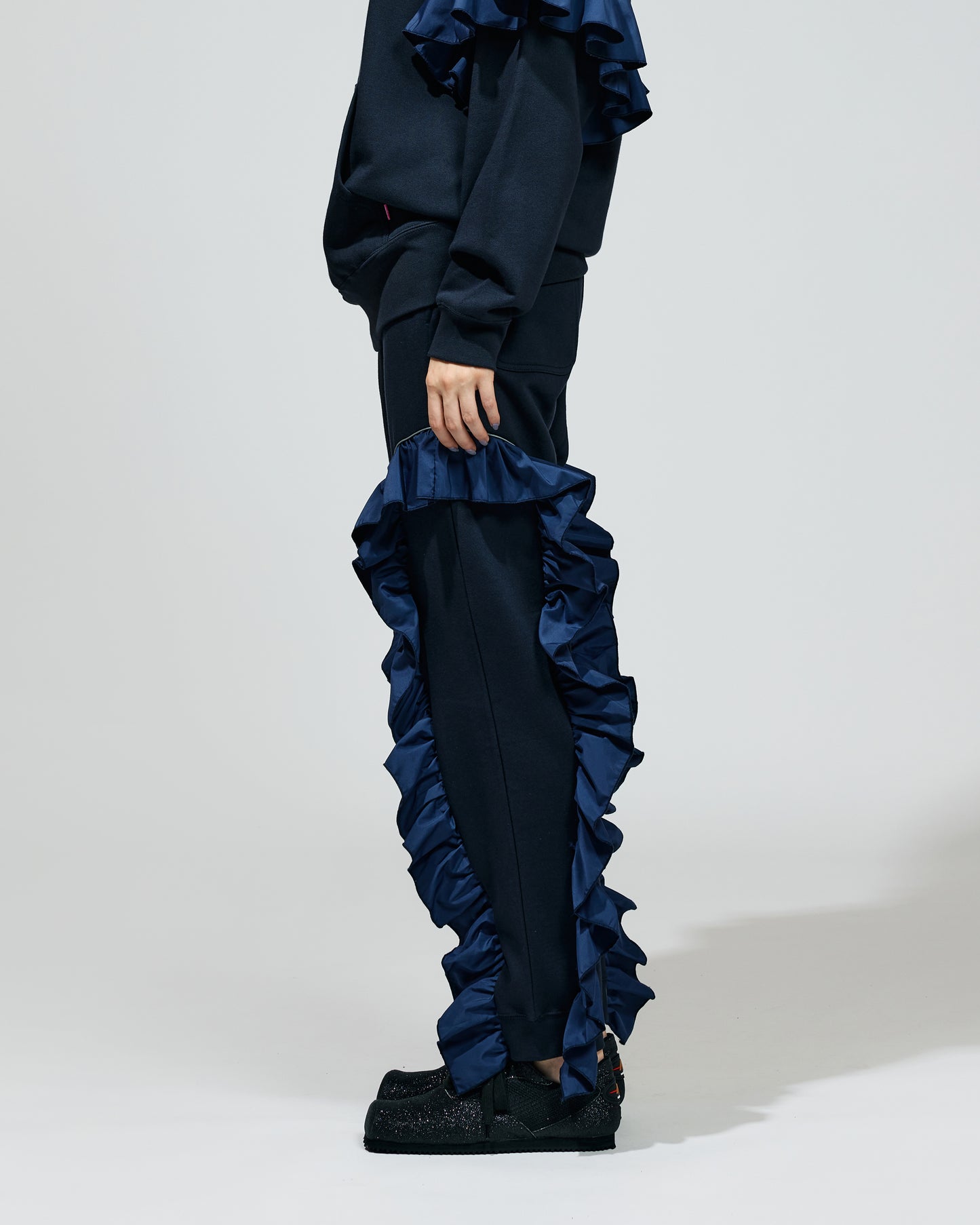 PRE ORDER / FRILL SWEAT PANTS (NAVY)