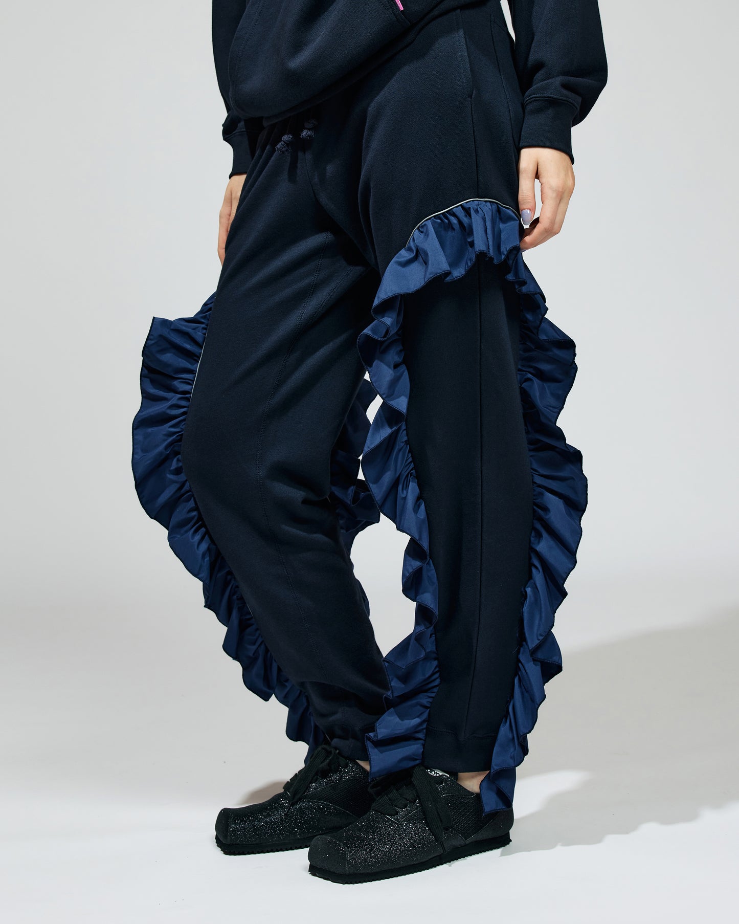 PRE ORDER / FRILL SWEAT PANTS (NAVY)