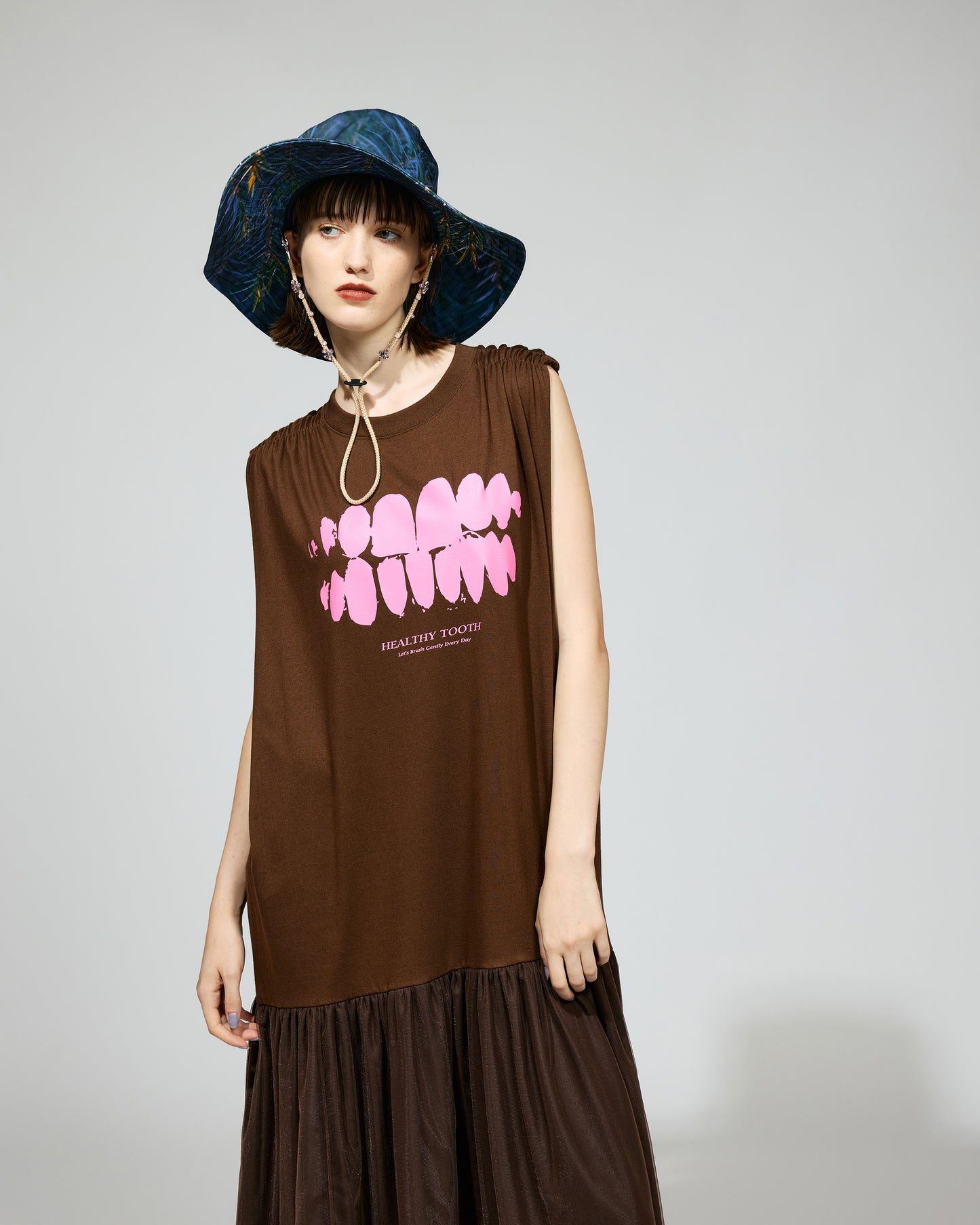 PRE ORDER / GATHER SLEEVE ONE-PIECE (BROWN)　