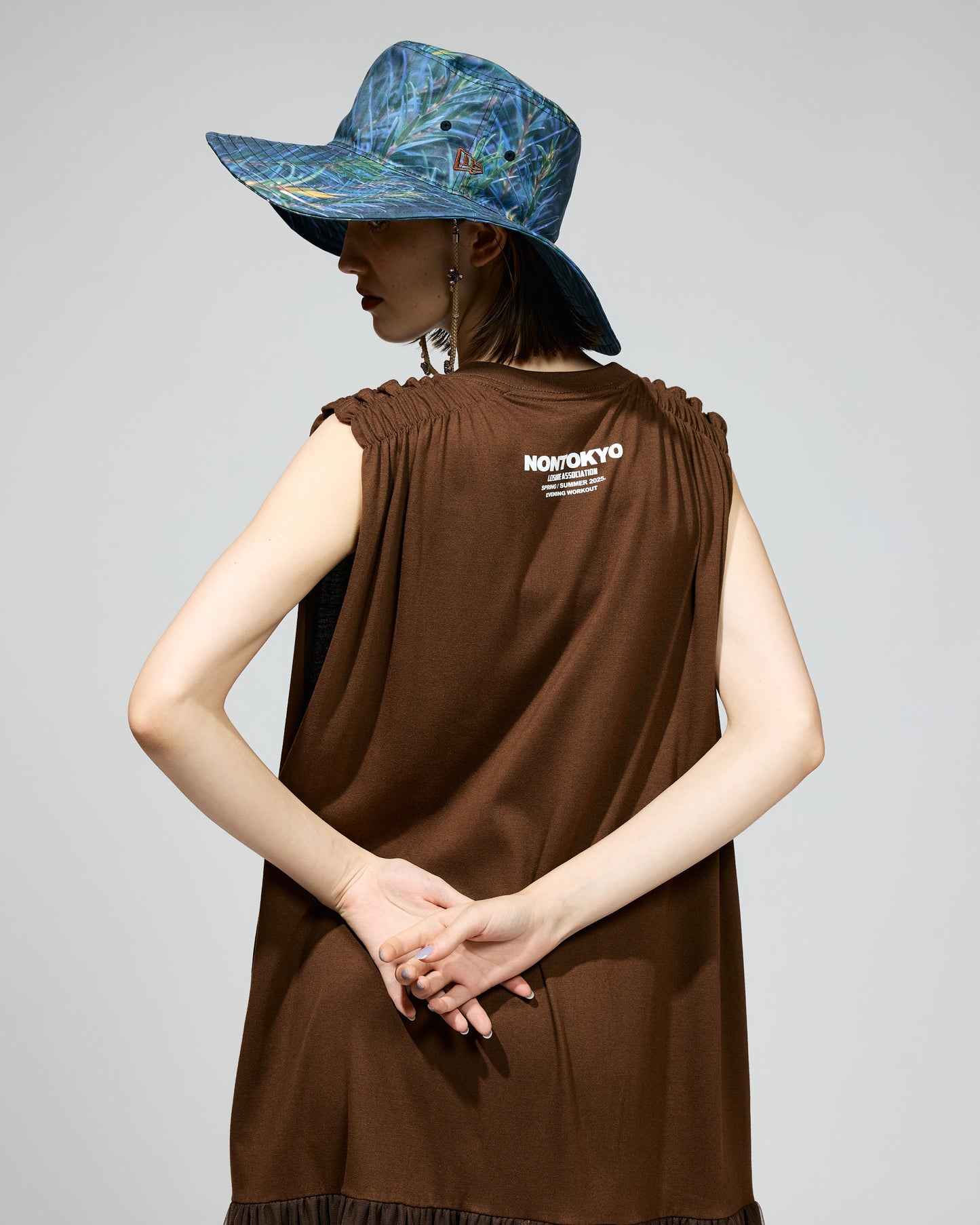 PRE ORDER / GATHER SLEEVE ONE-PIECE (BROWN)　