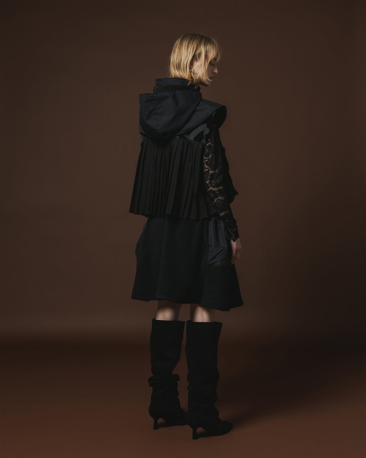 BACK PLEATS FLOCKY VEST (GRAY x BLACK)