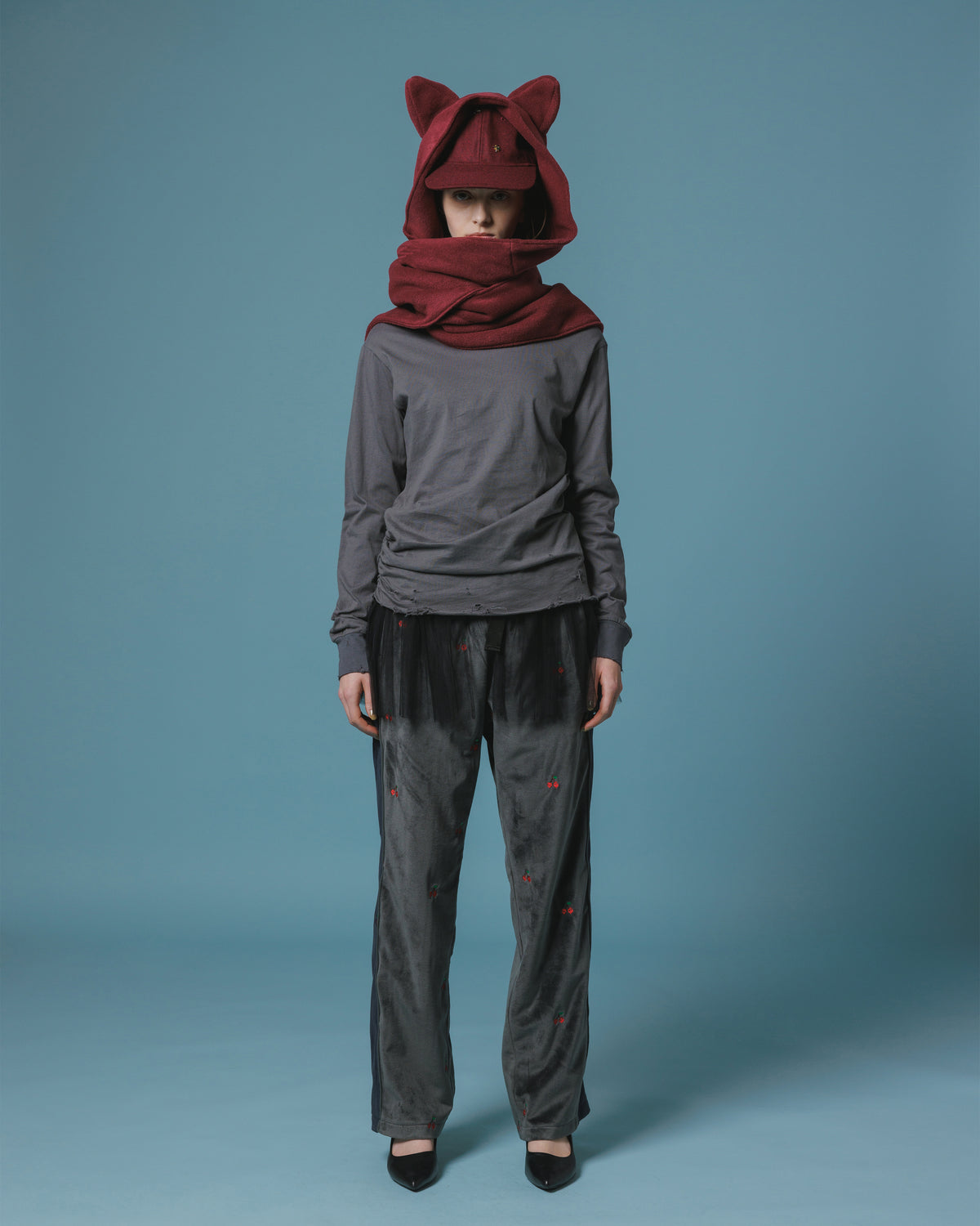 EMBROIDERY VELOUR TRACK PANTS (GRAY)