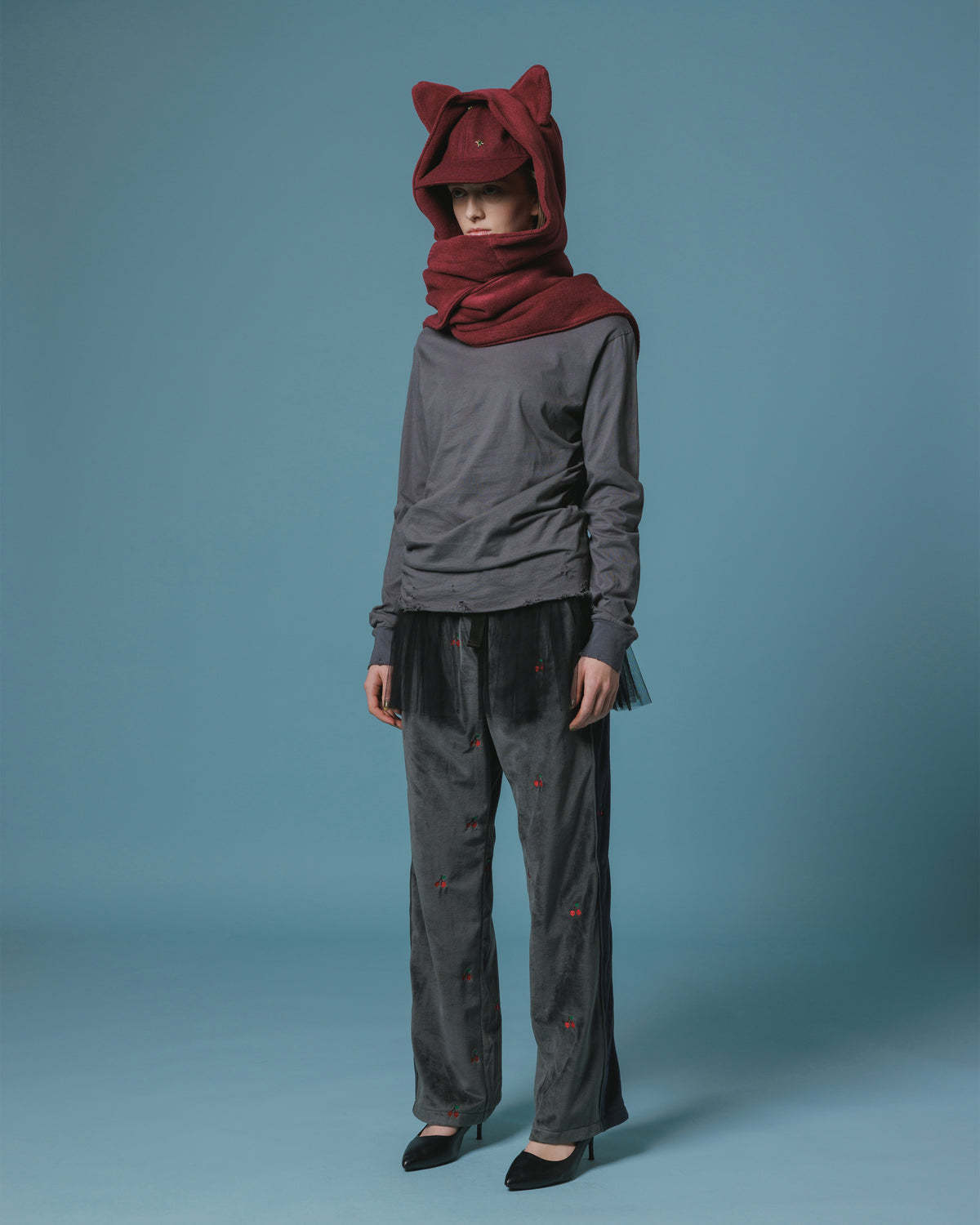 EMBROIDERY VELOUR TRACK PANTS (GRAY)
